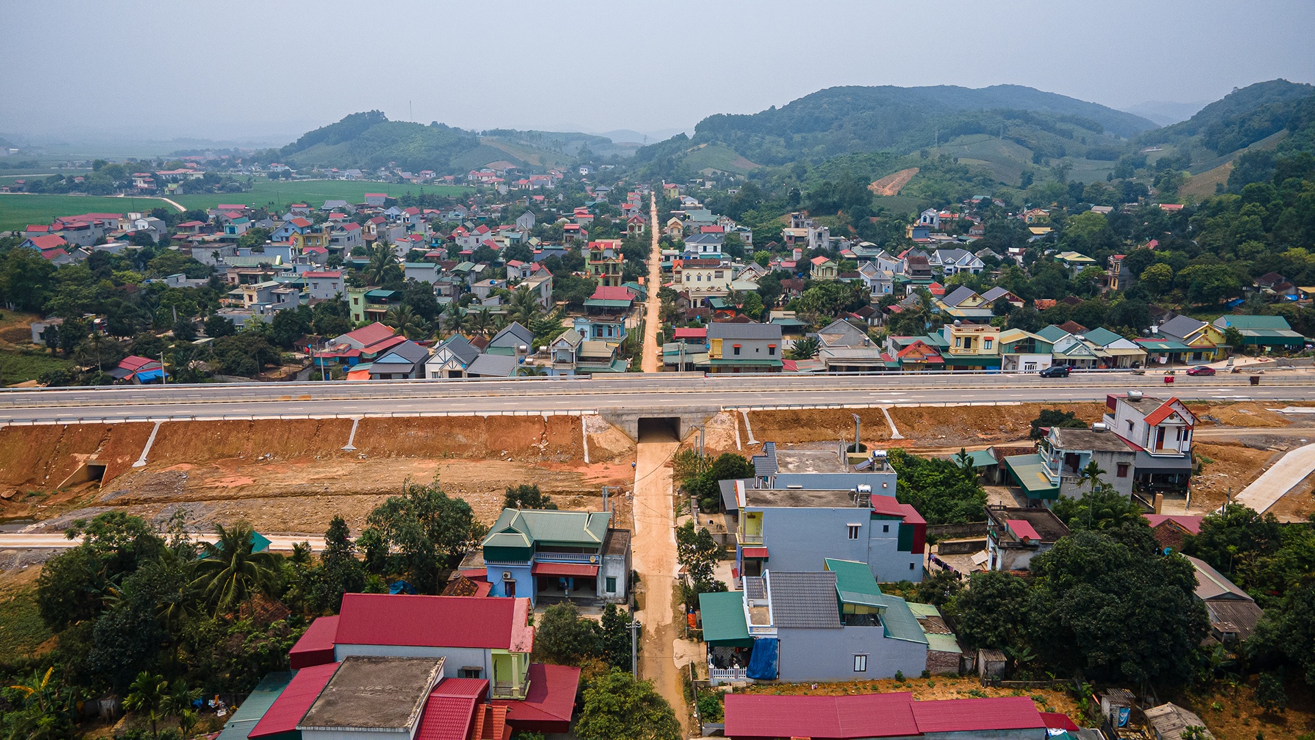 Cao toc 12.000 ty anh 24