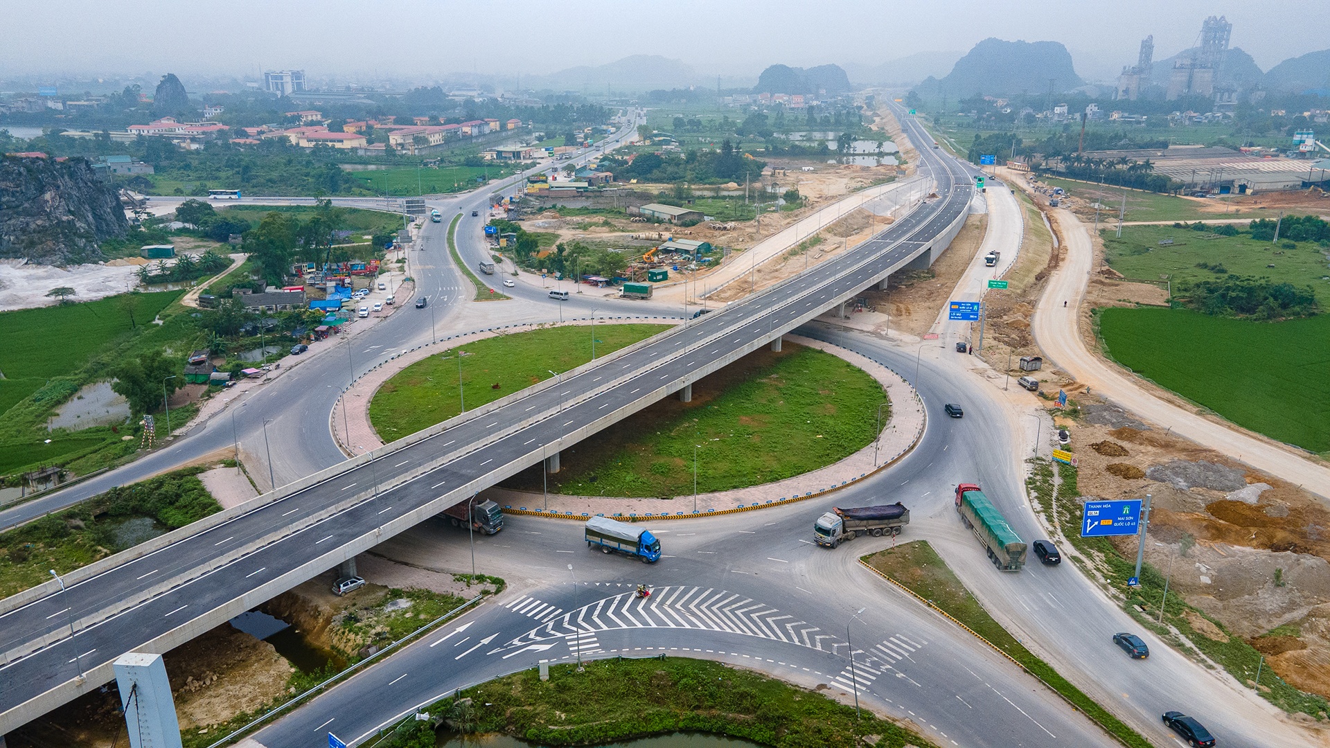 Cao toc 12.000 ty anh 1