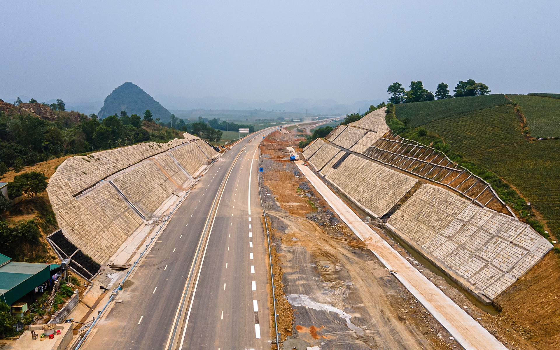 Cao toc 12.000 ty anh 4