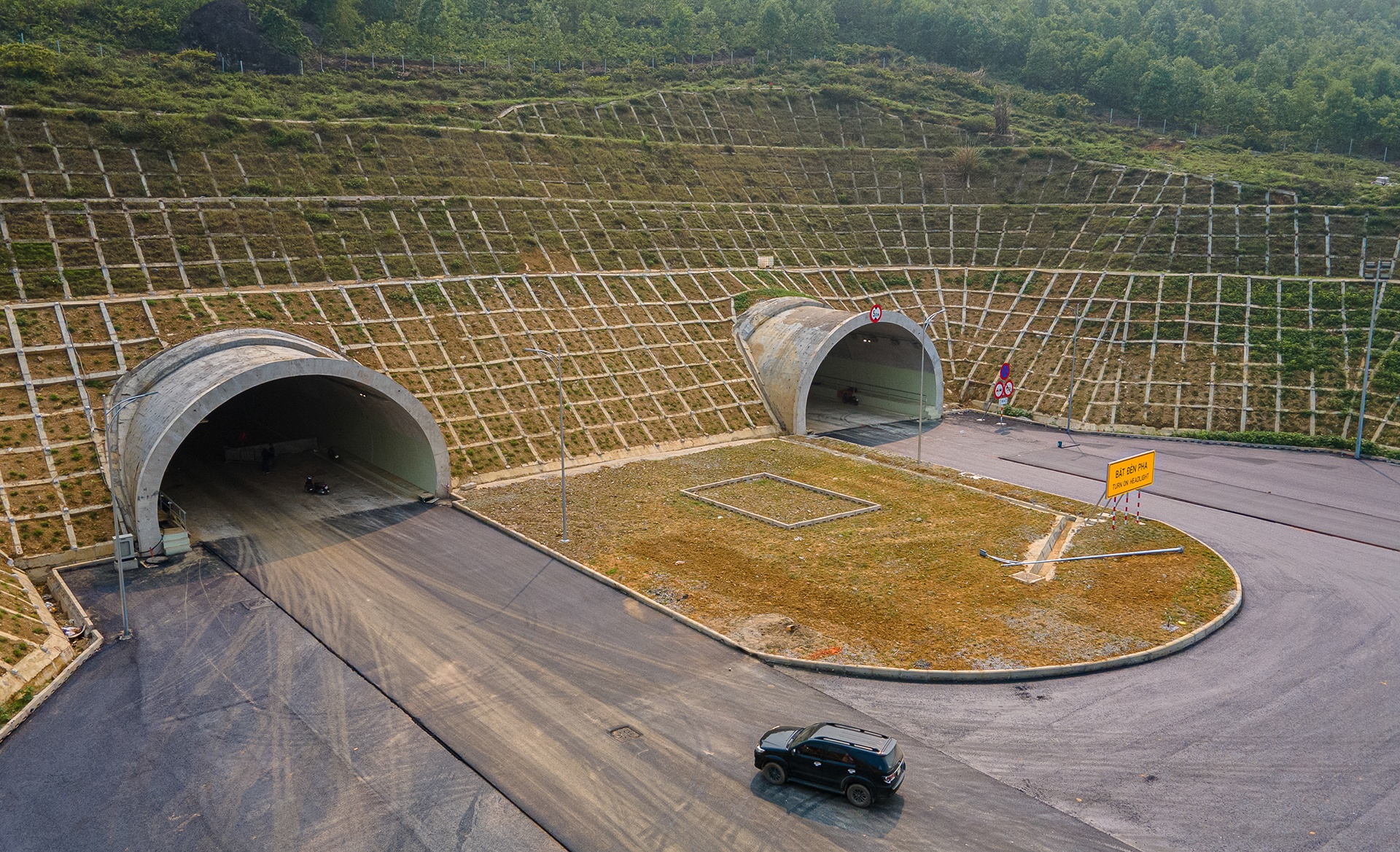 Cao toc 12.000 ty anh 11