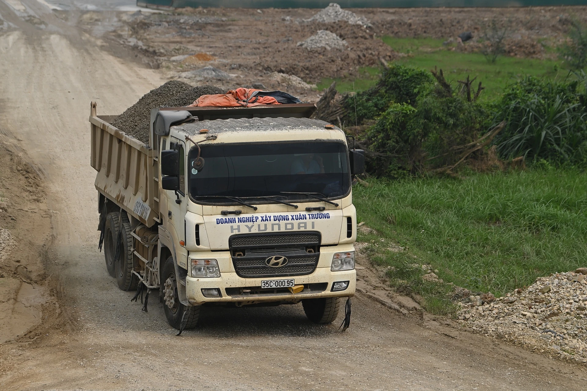 Cao toc 12.000 ty anh 18