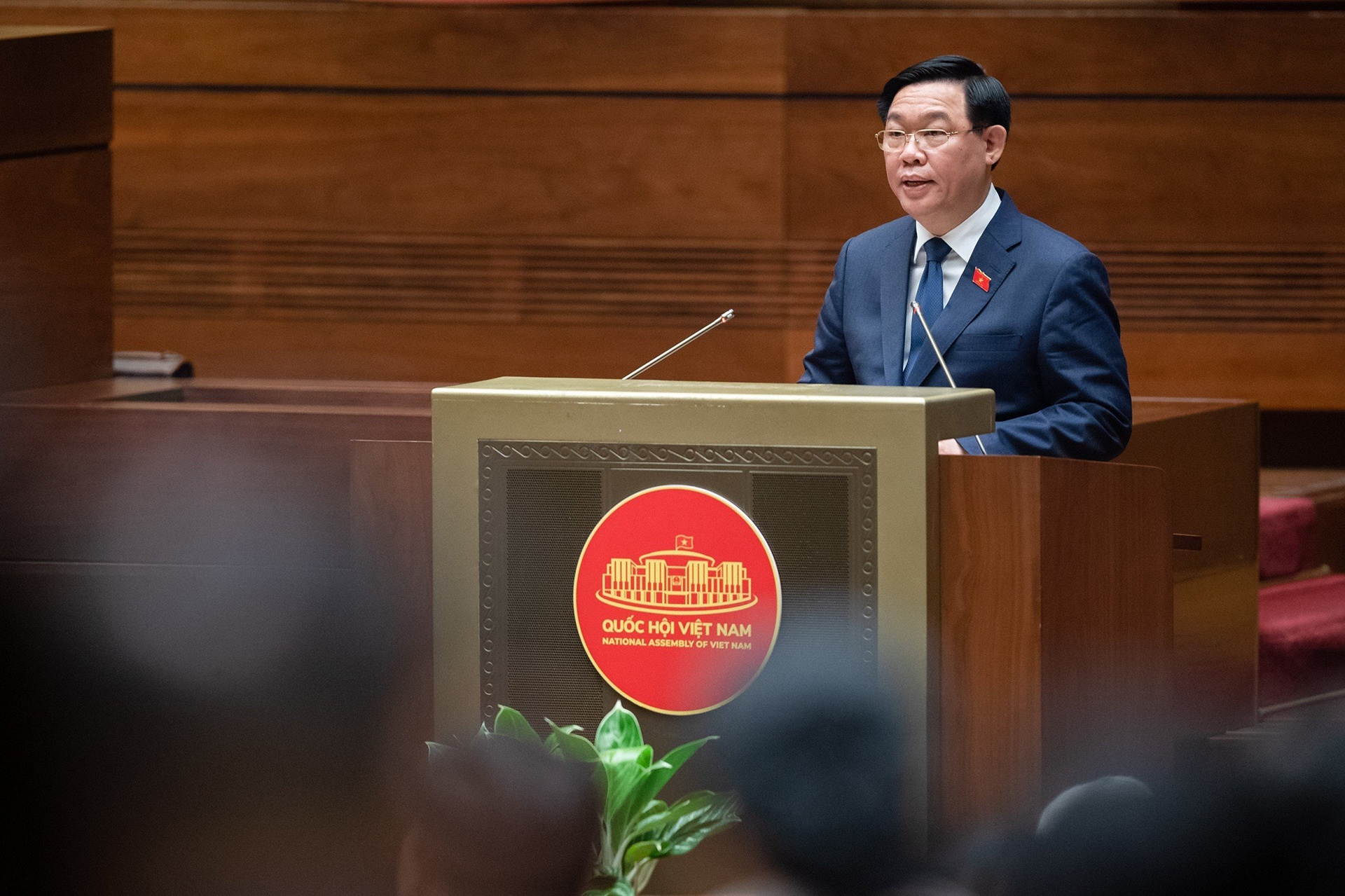 Quoc hoi khoa VI anh 8