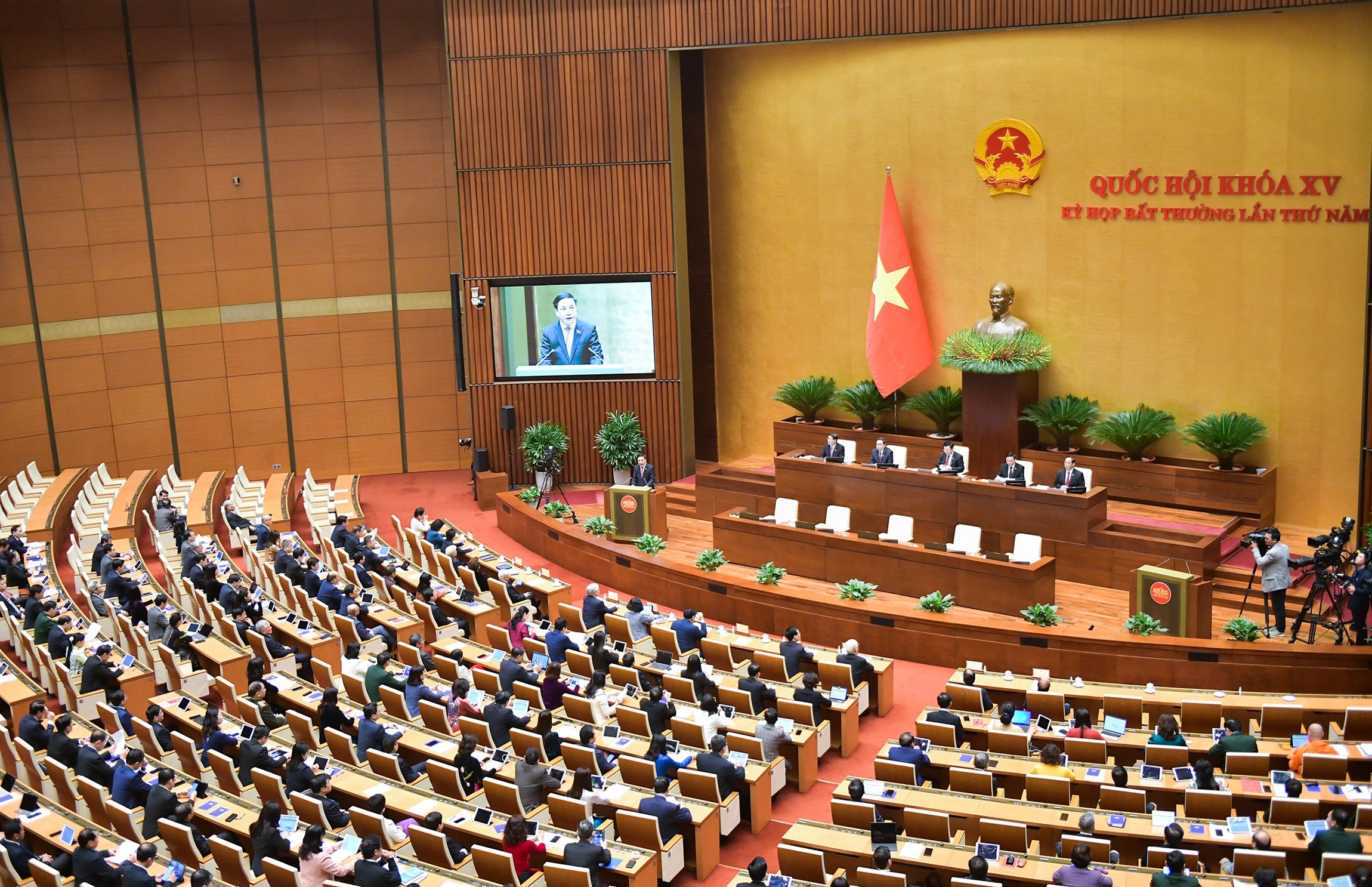 Hop Quoc hoi bat thuong anh 2