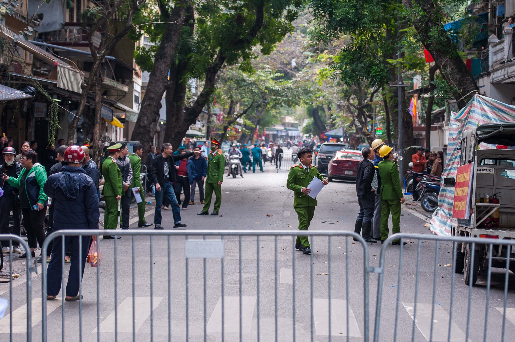 Chay nha pho Hang Luoc anh 6