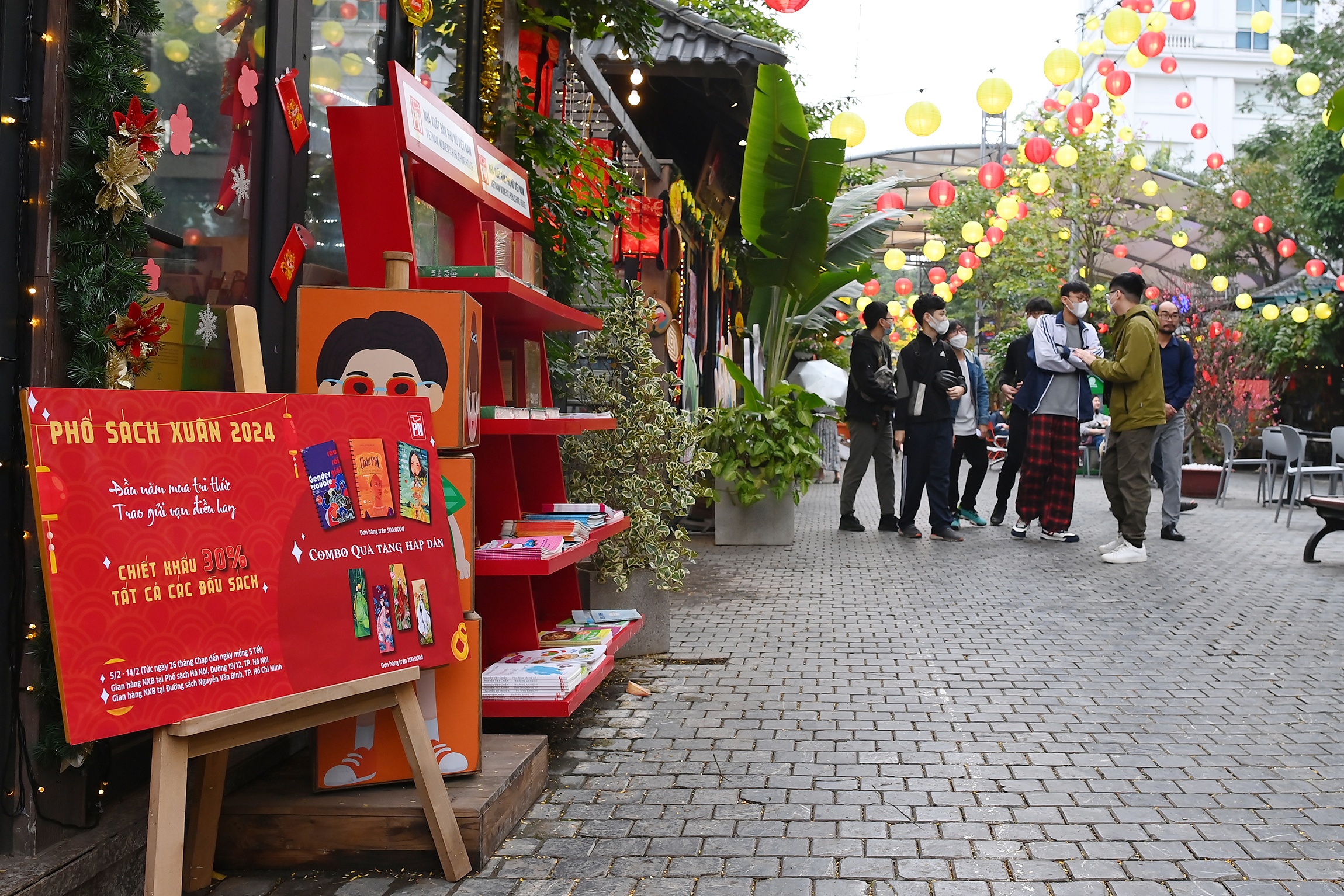 Pho sach Xuan Giap Thin anh 13