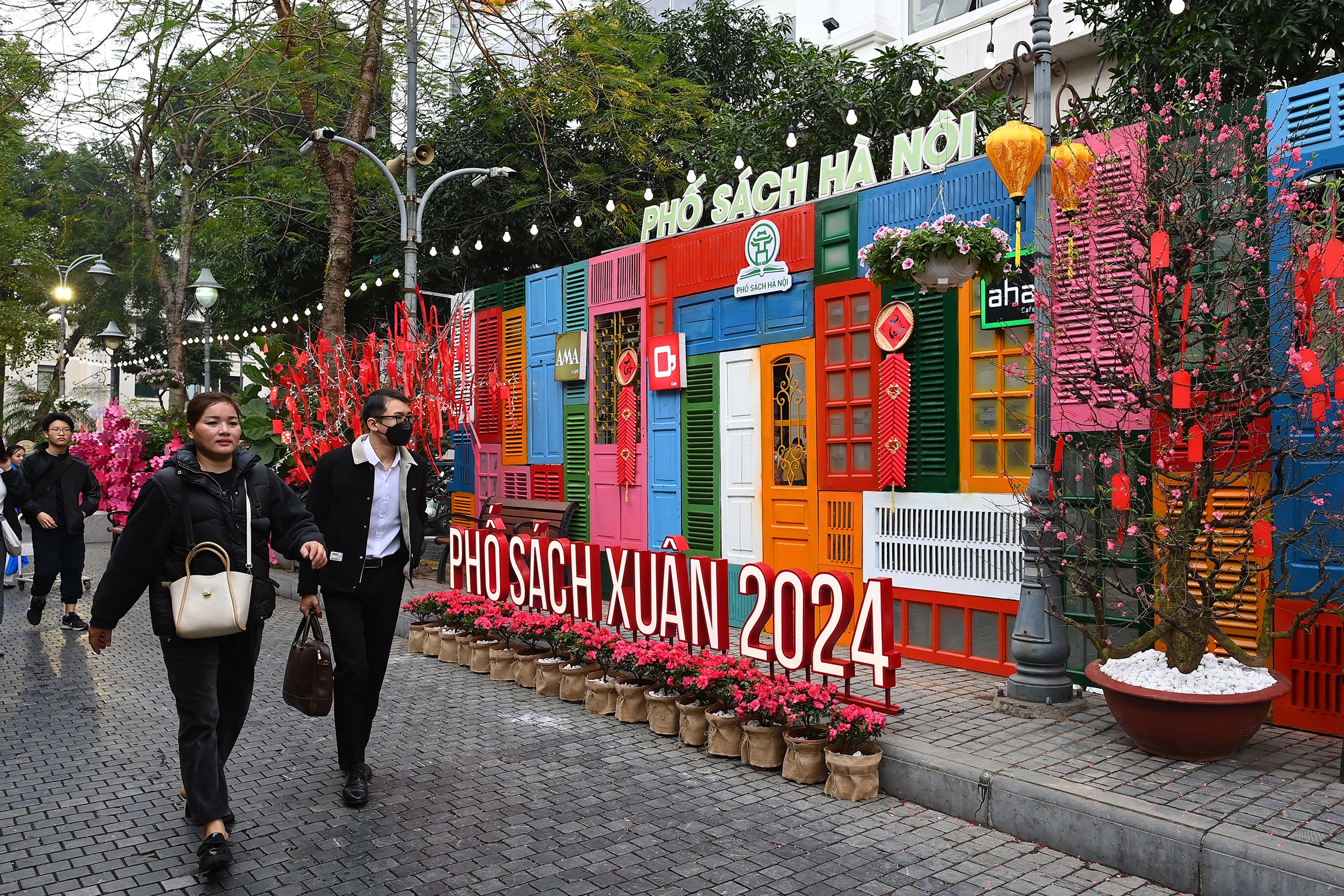 Pho sach Xuan Giap Thin anh 1