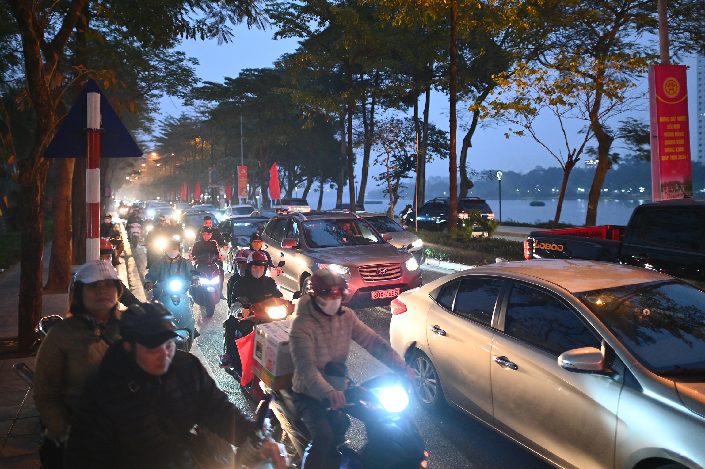 Tac duong o Ha Noi anh 14