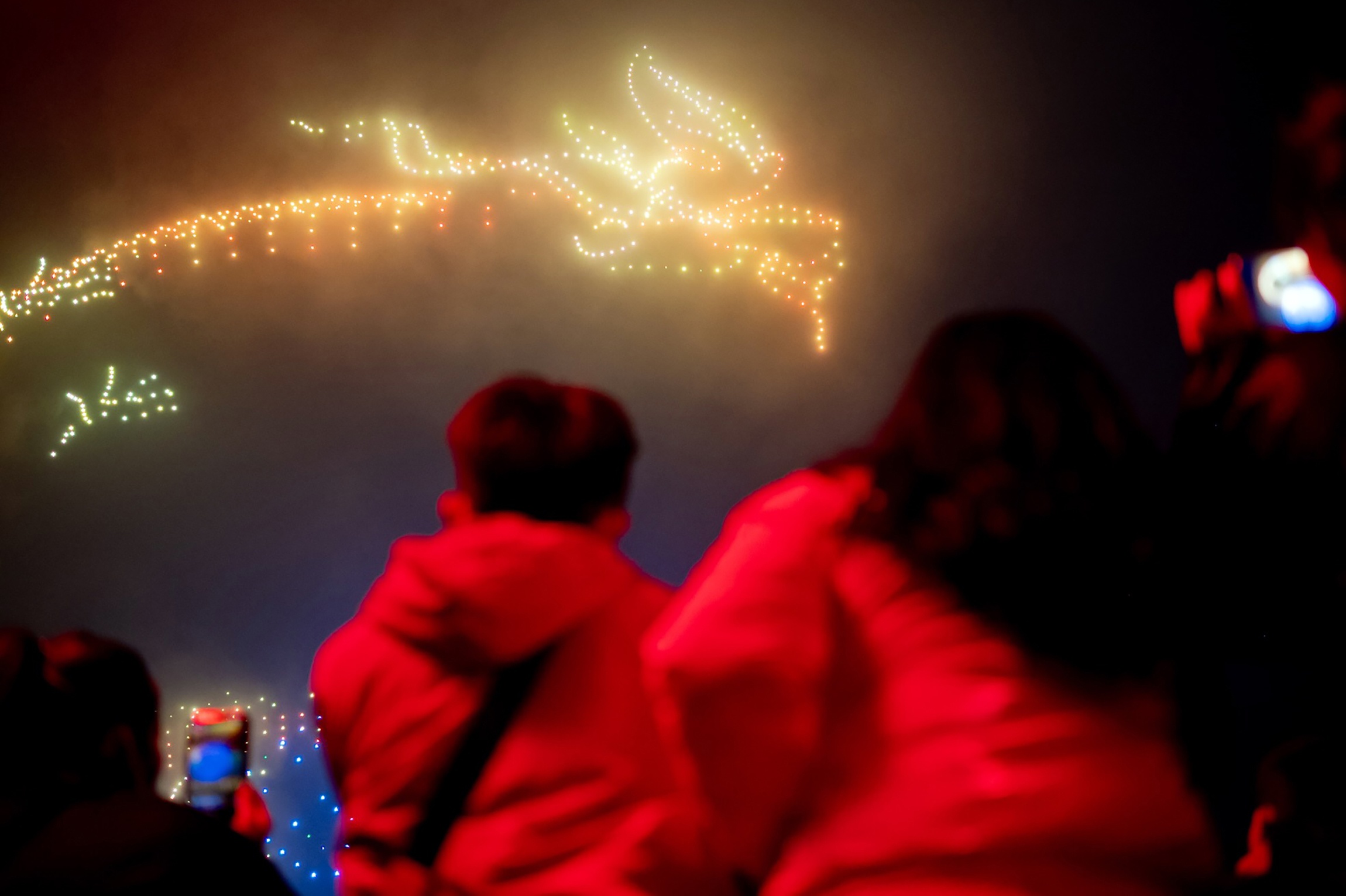 Drone trinh dien anh sang anh 10