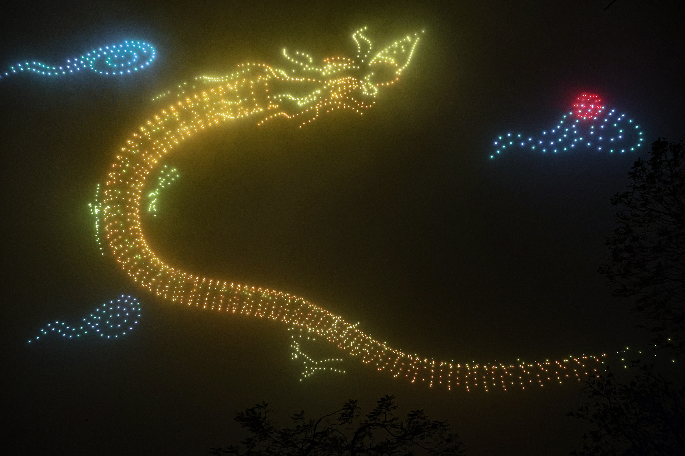 Drone trinh dien anh sang anh 9