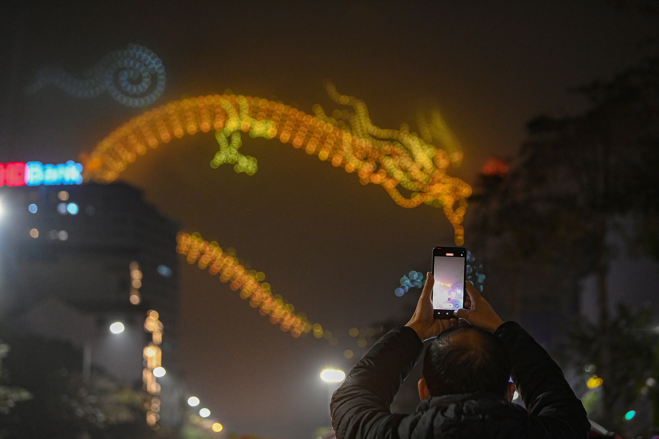 Drone trinh dien anh sang anh 11