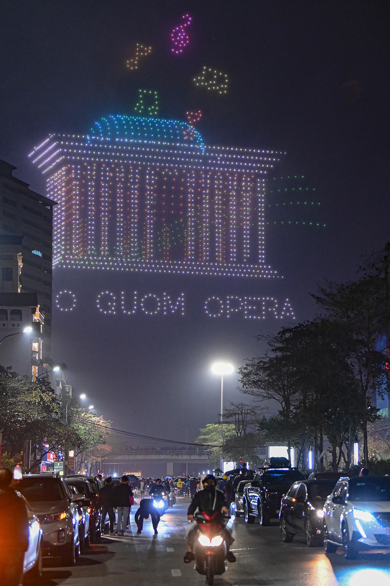 Drone trinh dien anh sang anh 12