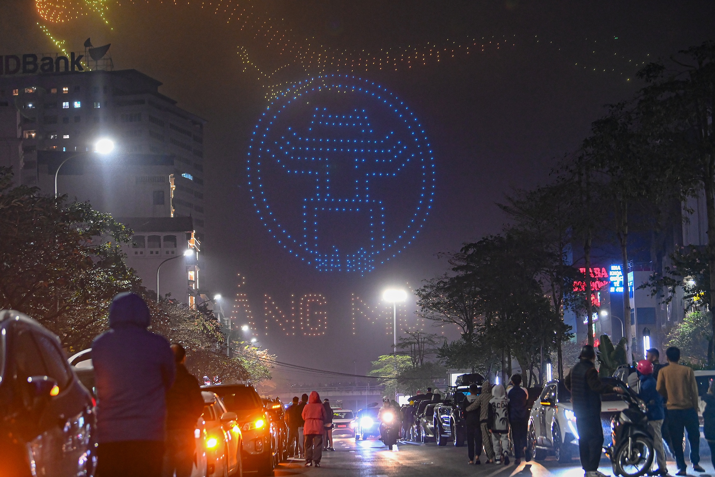 Drone trinh dien anh sang anh 5