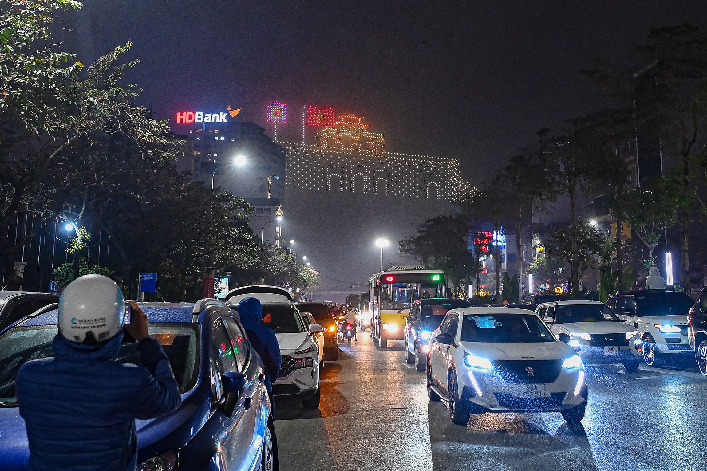 Drone trinh dien anh sang anh 6