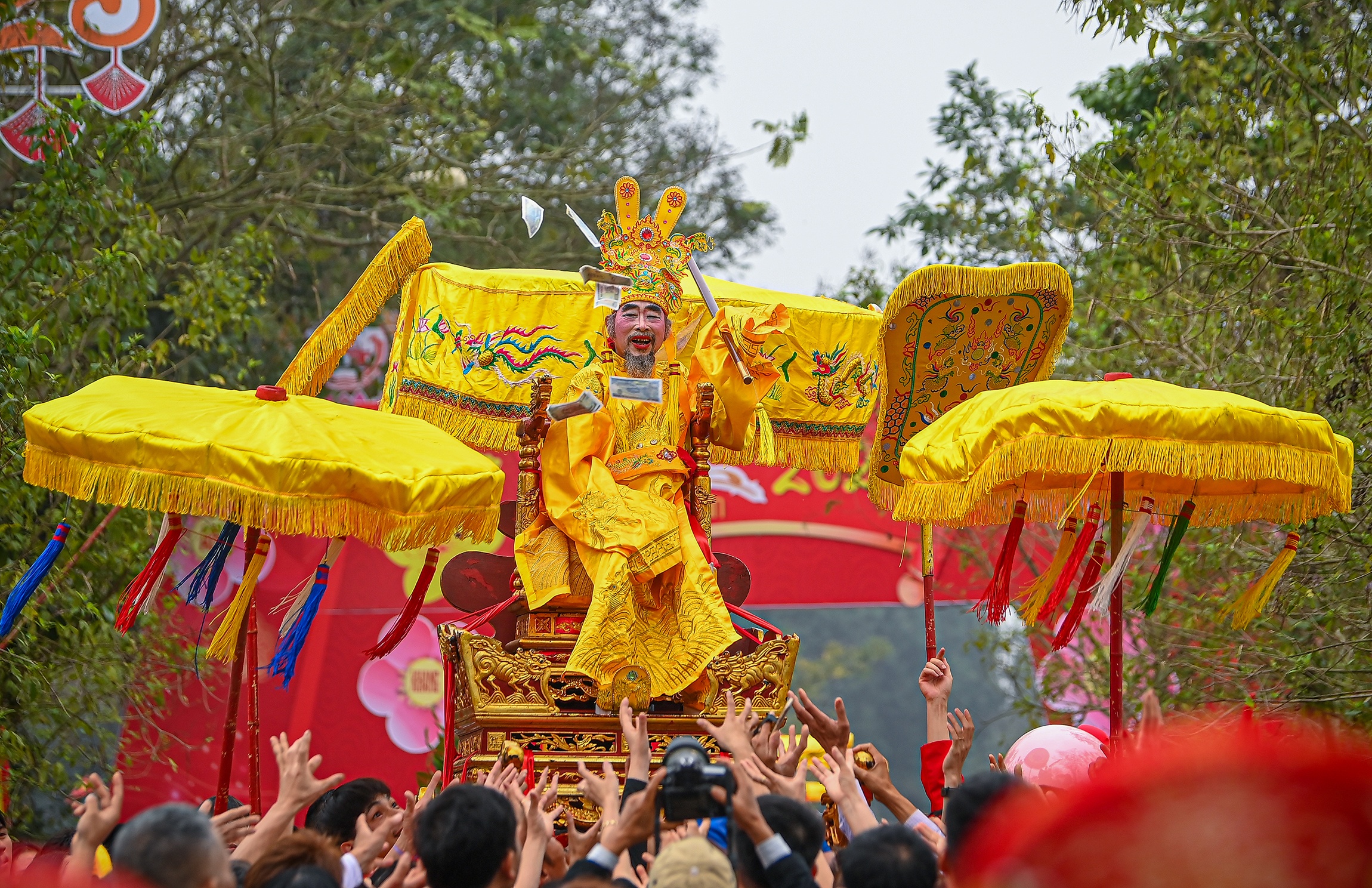 Ruoc vua song den Sai anh 8