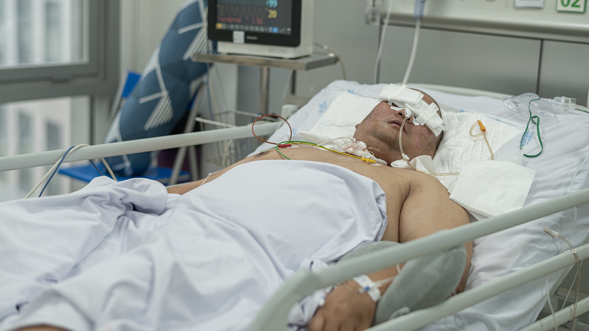 Cap cuu dot quy anh 1