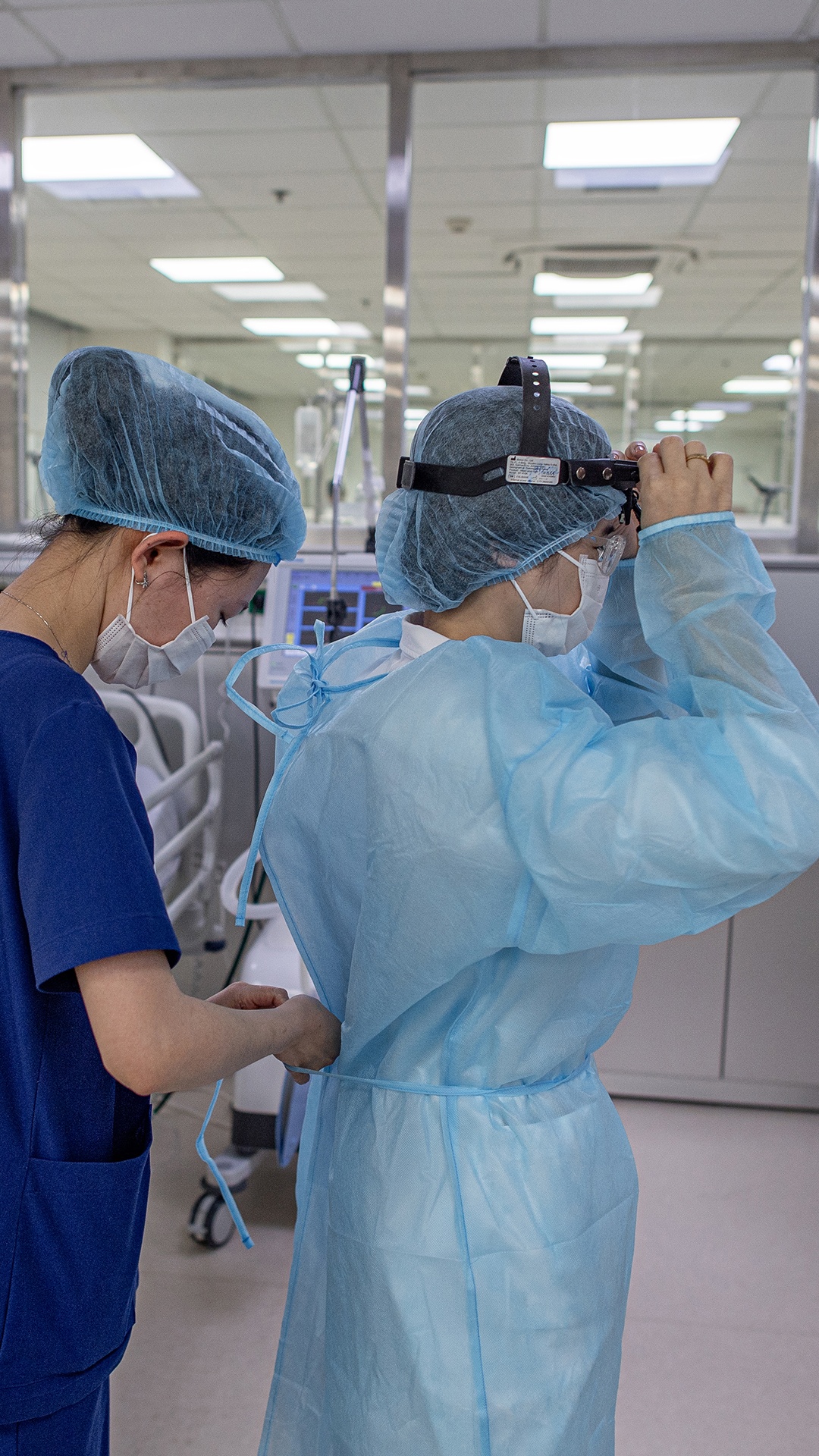 Bac si khoa dot quy anh 16