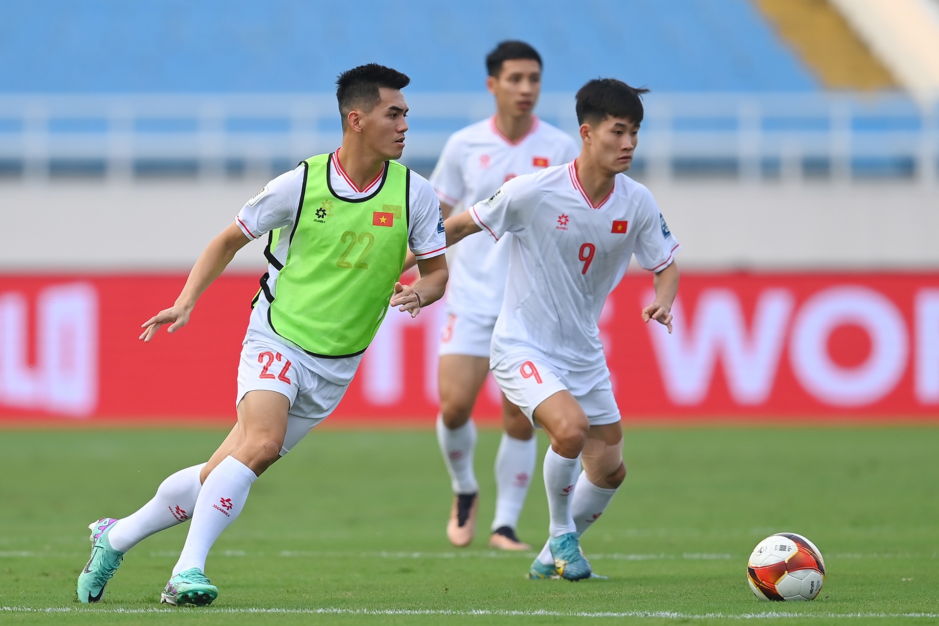 Huan luyen vien Troussier anh 10