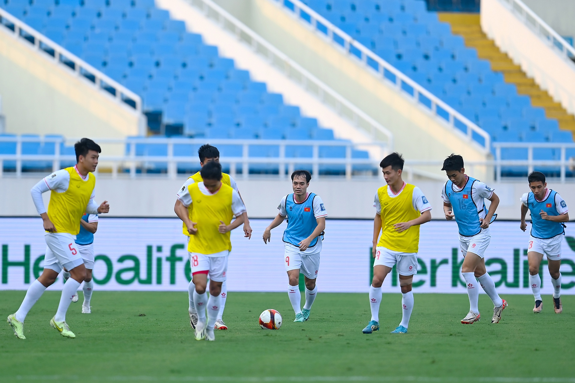 Huan luyen vien Troussier anh 1