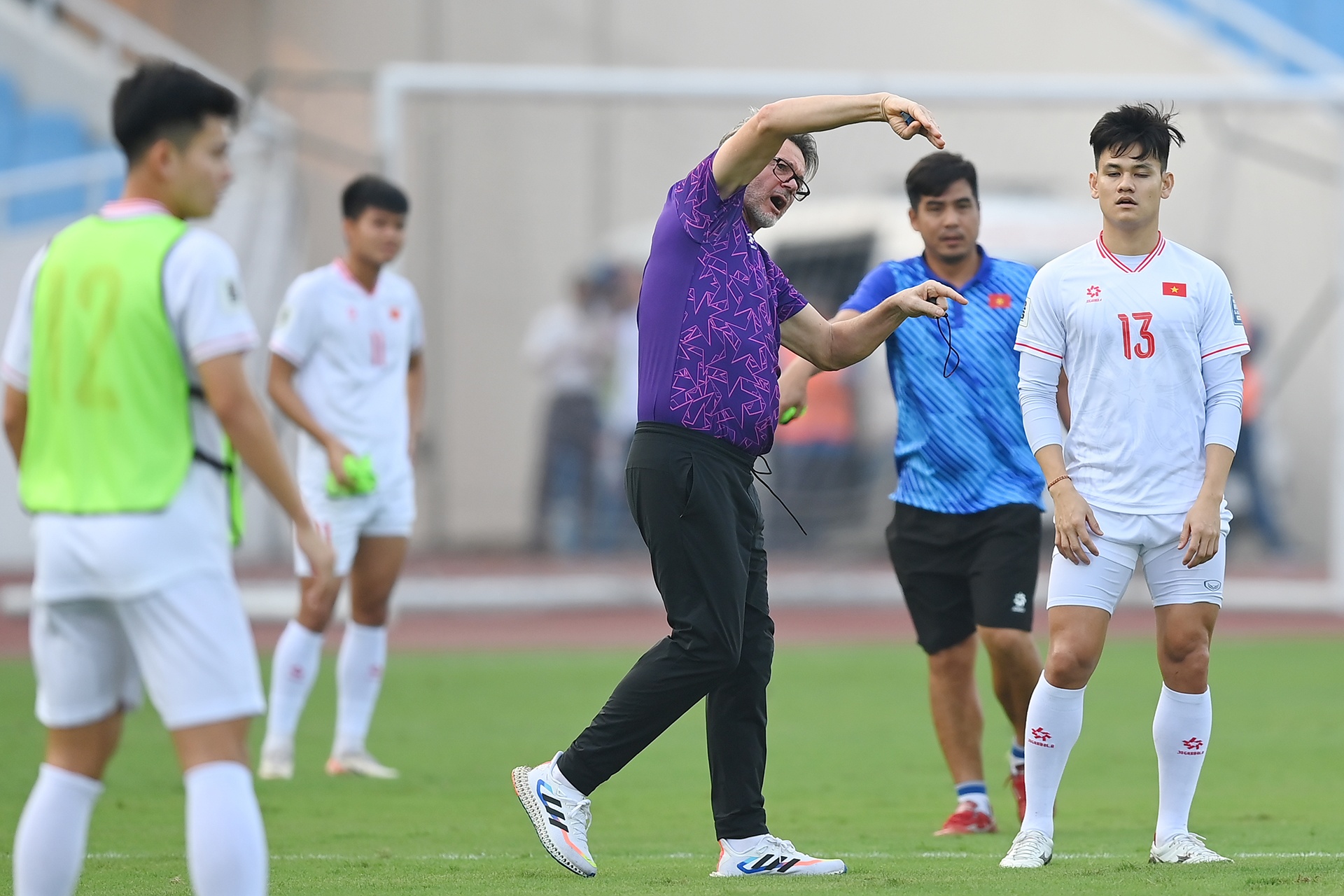 Huan luyen vien Troussier anh 3