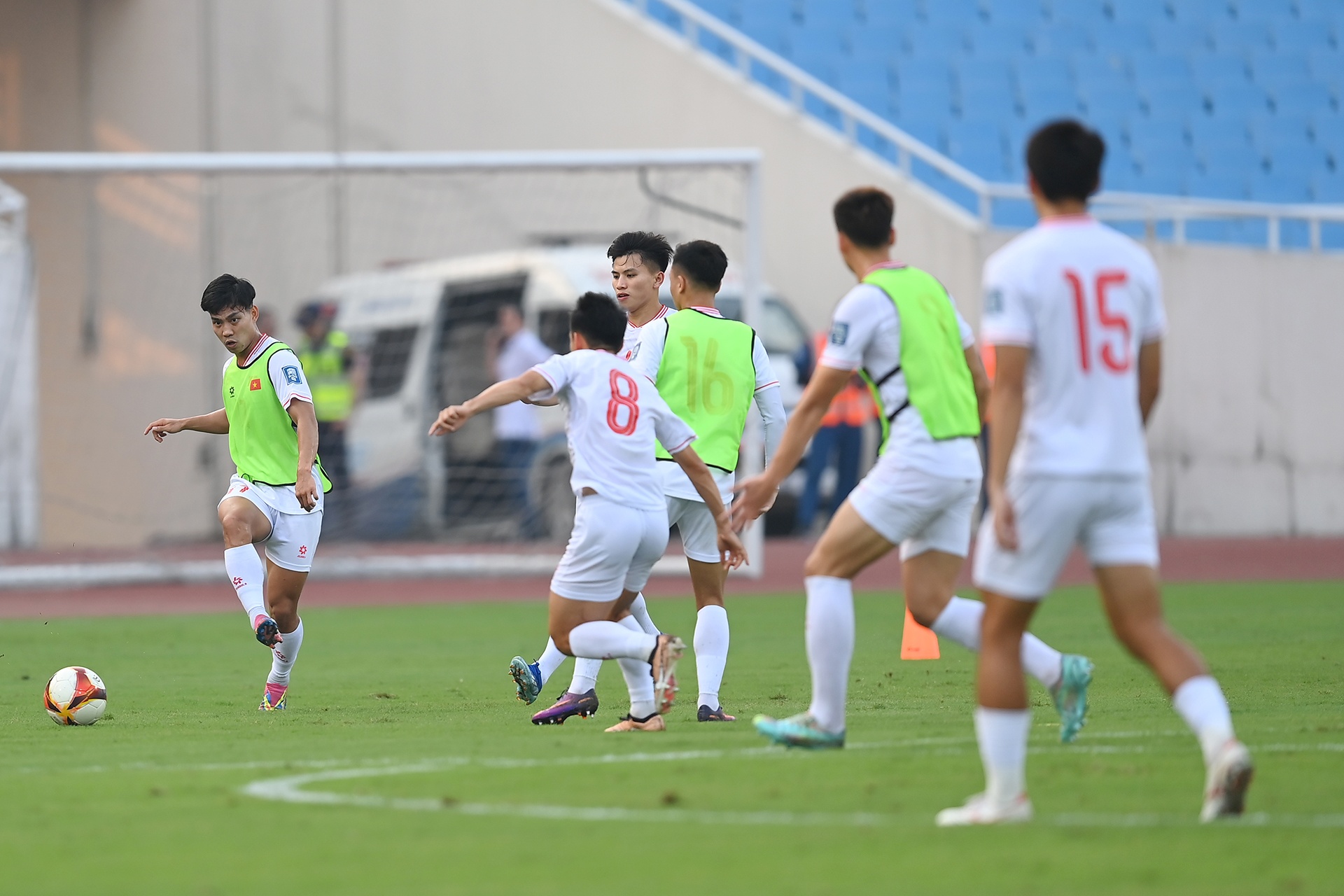 Huan luyen vien Troussier anh 7