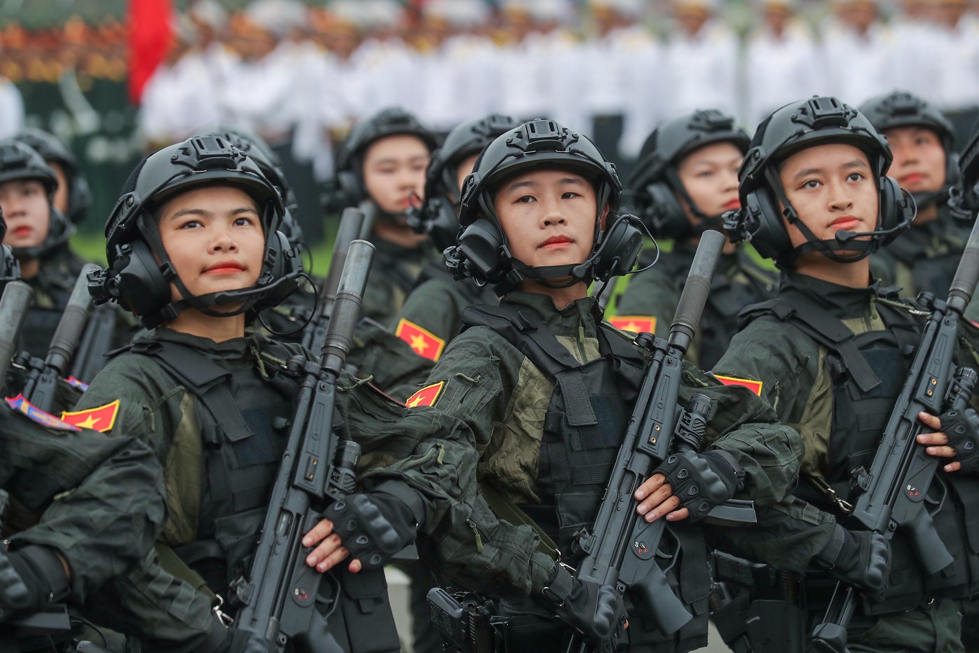Bong hong hop luyen cho le ky niem 70 nam Chien thang Dien Bien Phu hinh anh
