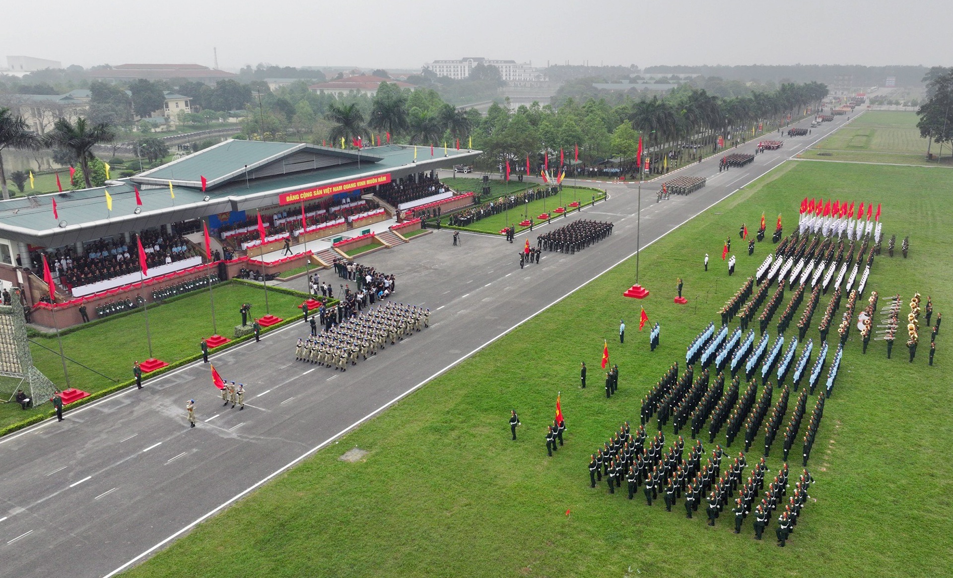 Dieu binh Dien Bien Phu anh 1