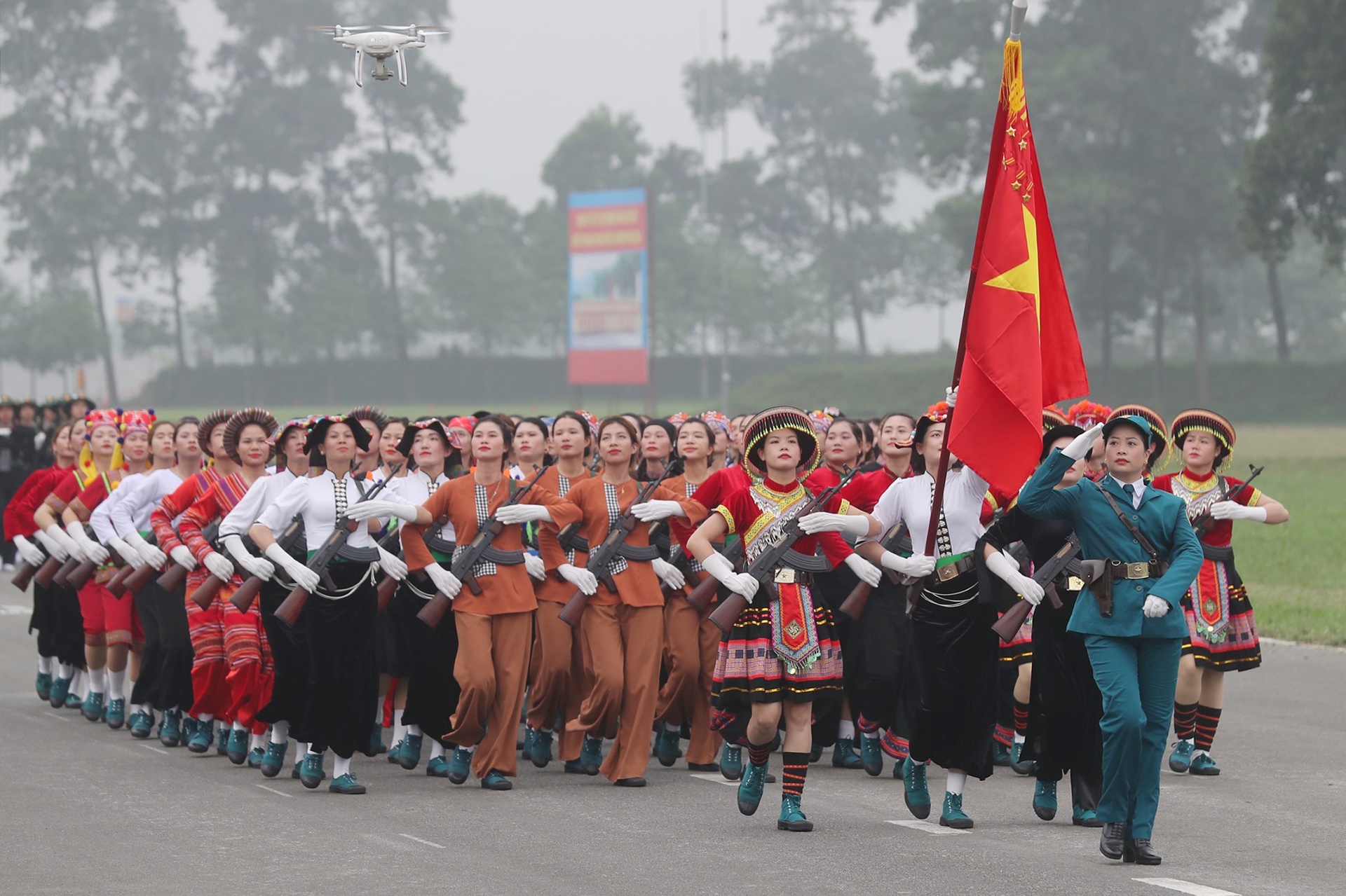 Dieu binh Dien Bien Phu anh 8
