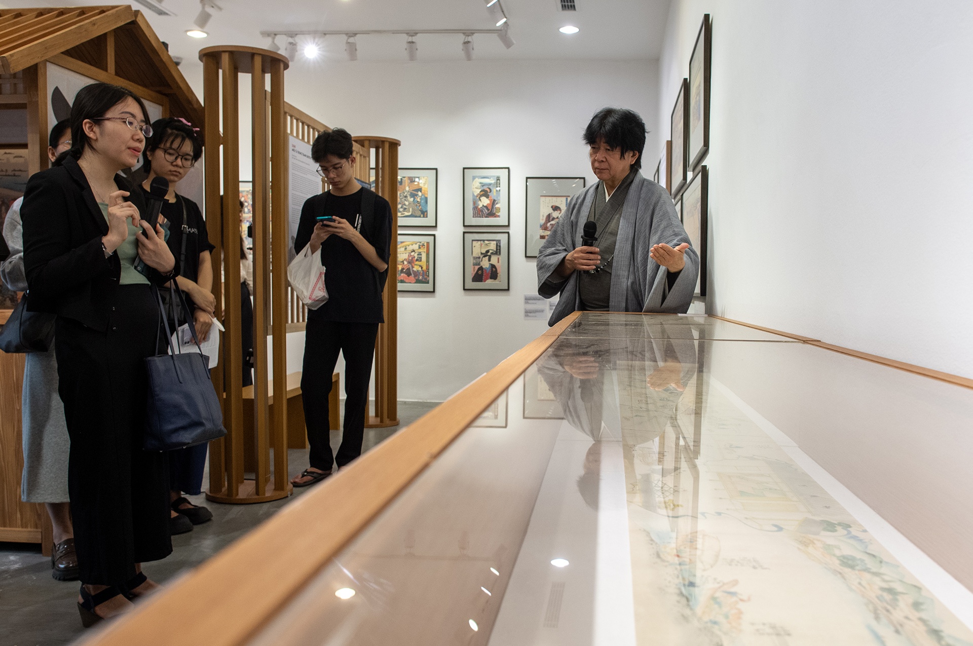 Trien lam sushi anh 3