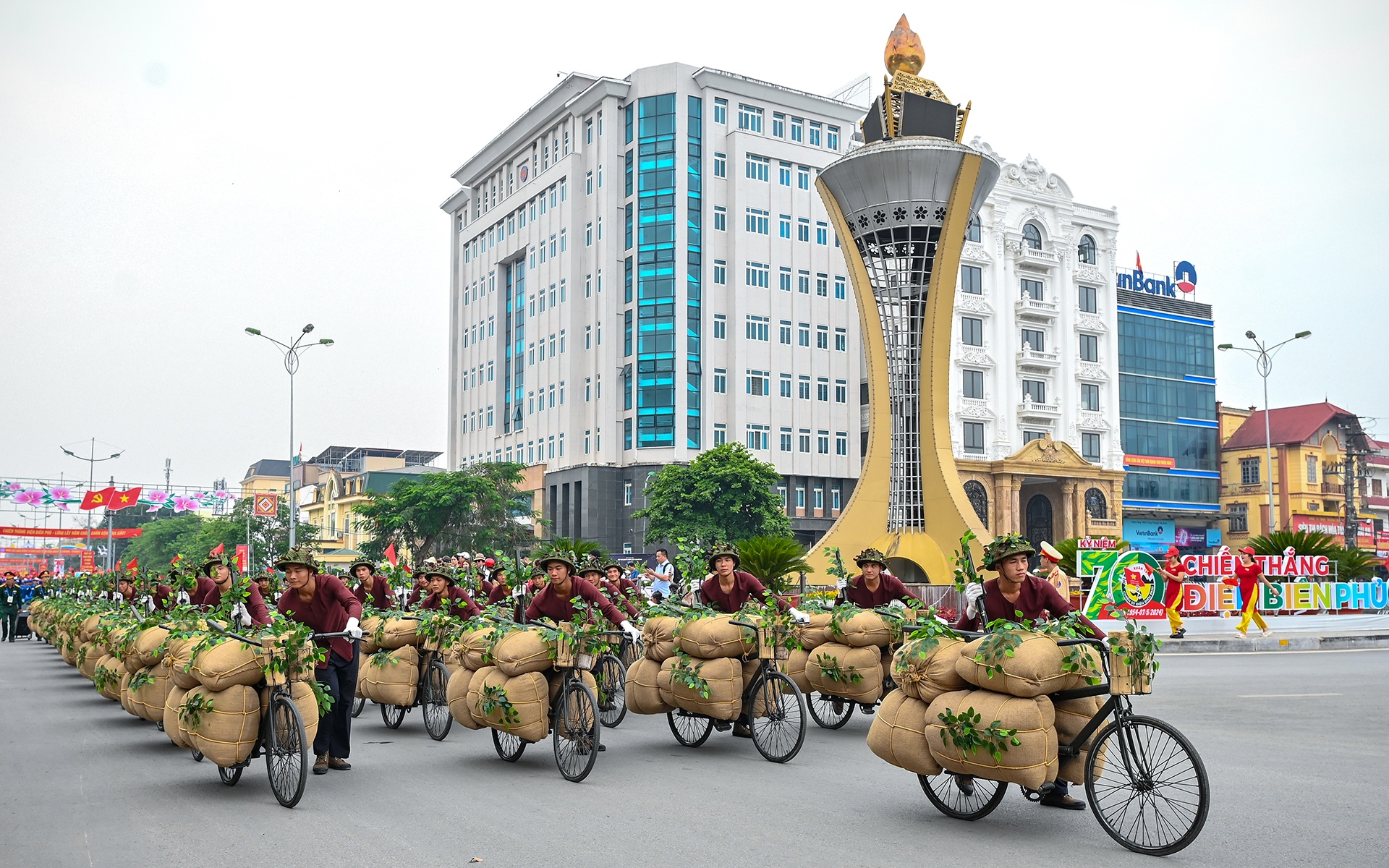 Giai phong Dien Bien anh 1