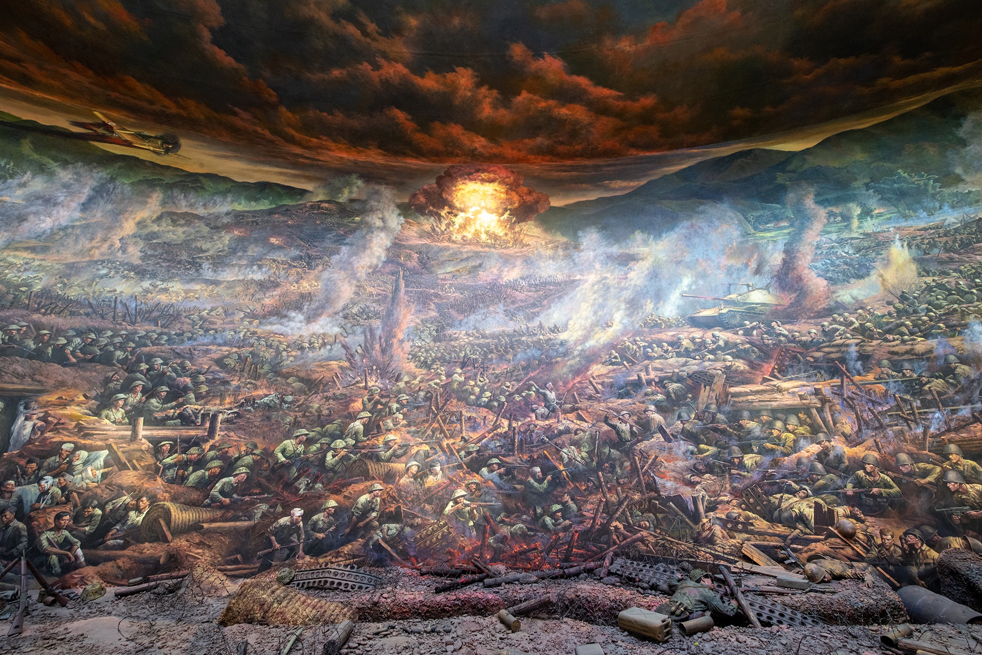 Chiem nguong buc tranh rong hon 3.000m2 tai hien chien thang Dien Bien hinh anh