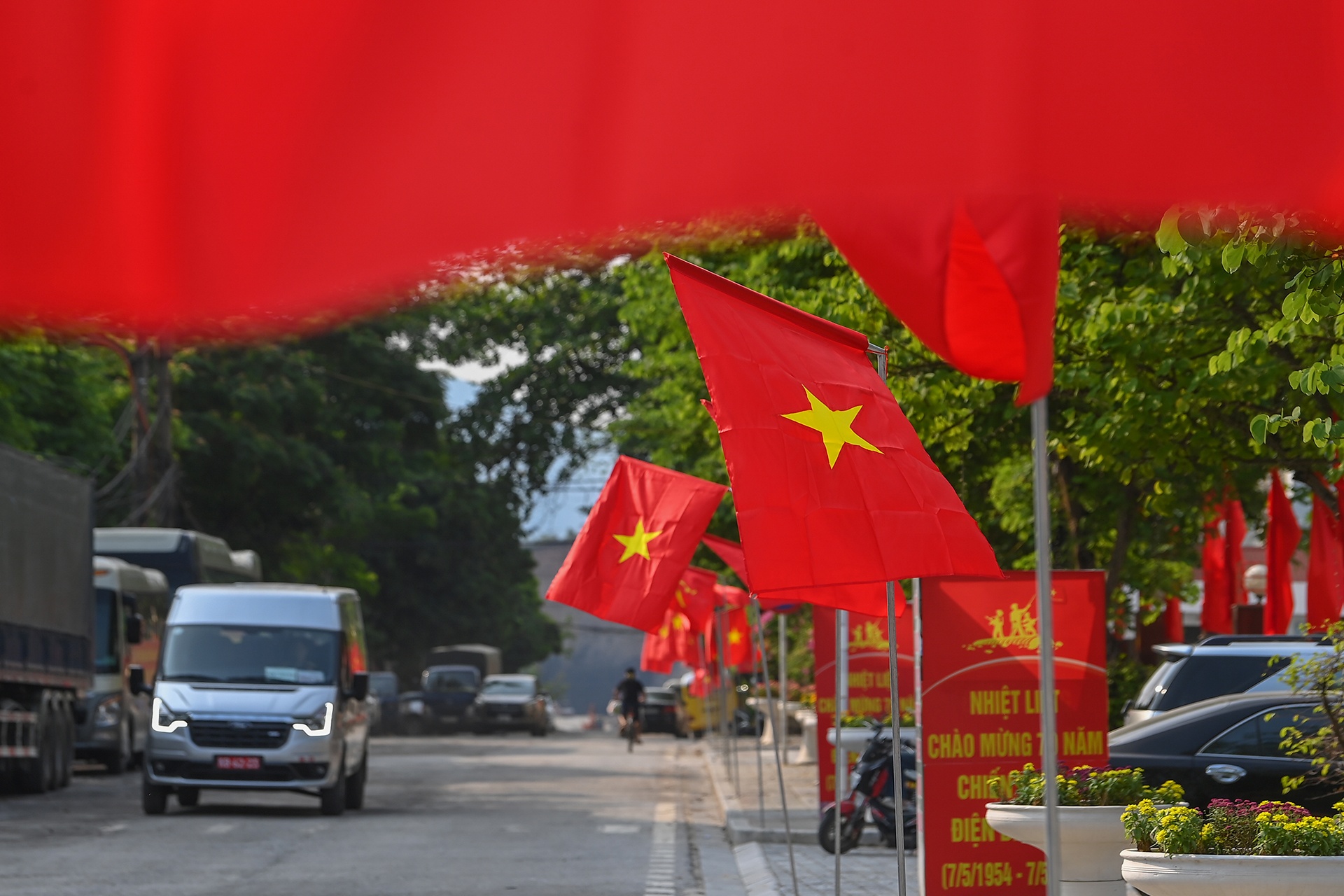 Duong pho Dien Bien Phu anh 2