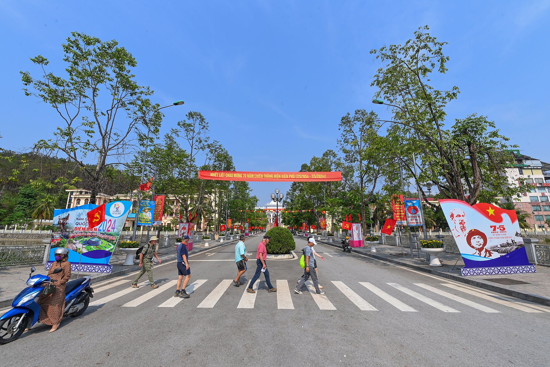 Duong pho Dien Bien Phu anh 5