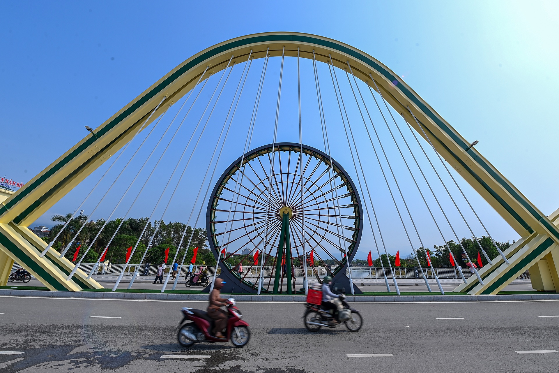 Duong pho Dien Bien Phu anh 7