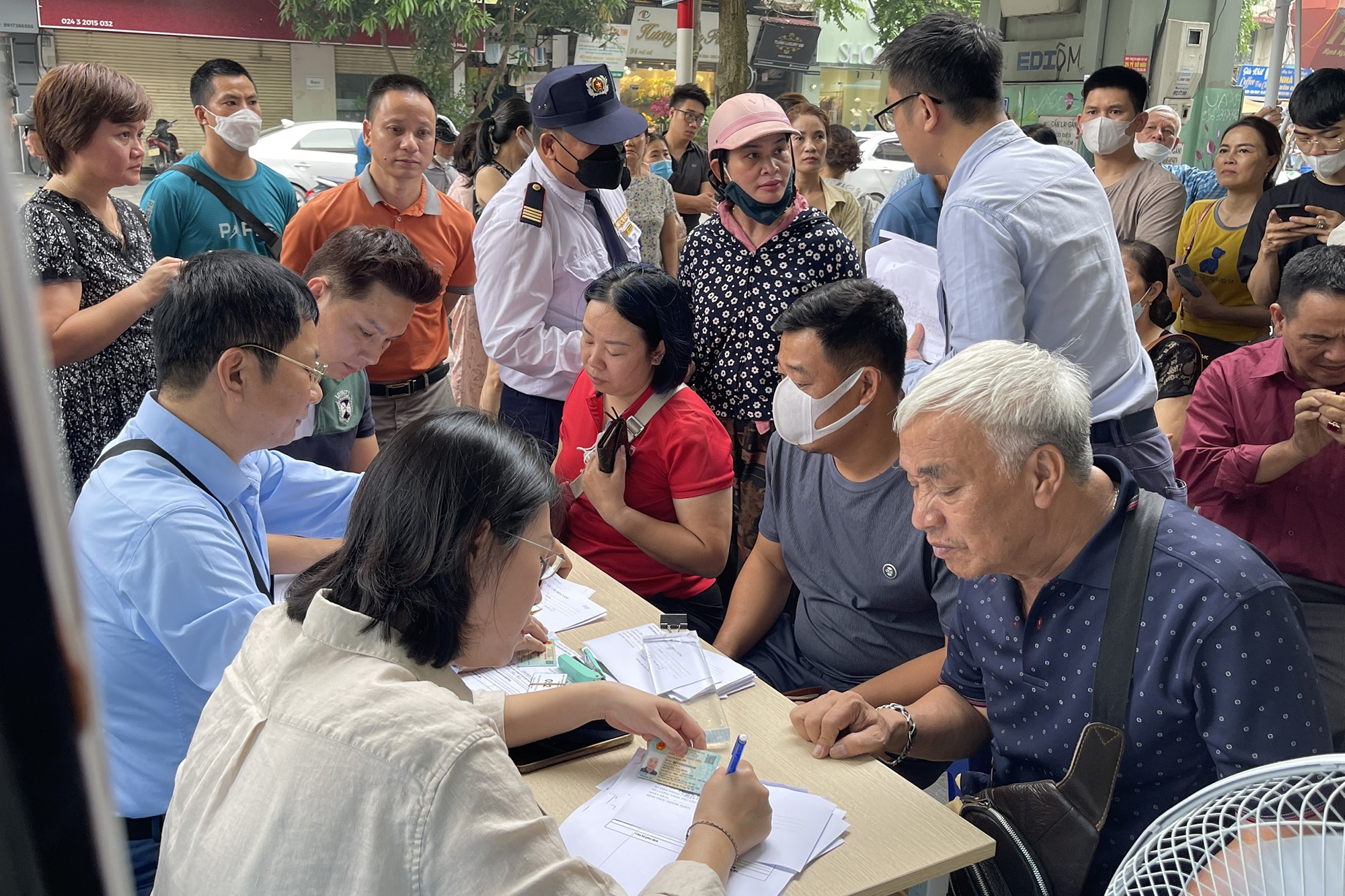 Vang binh on gia anh 6