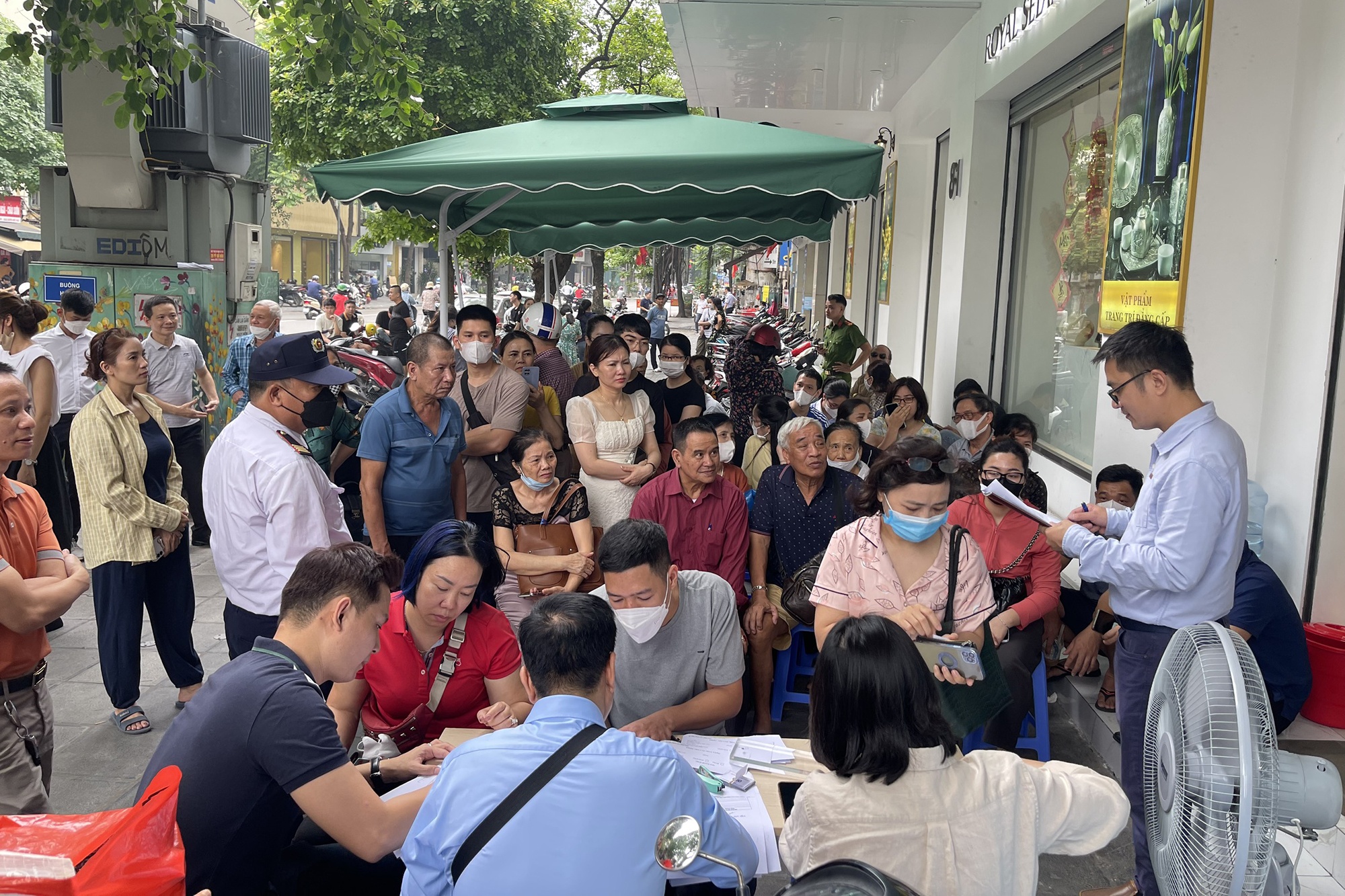 Vang binh on gia anh 7