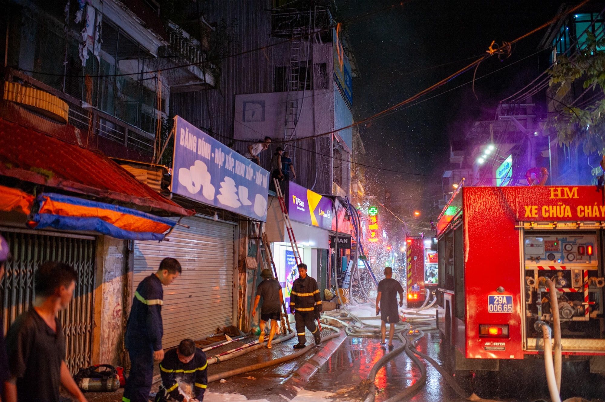 Chay nha o Ha Noi anh 1