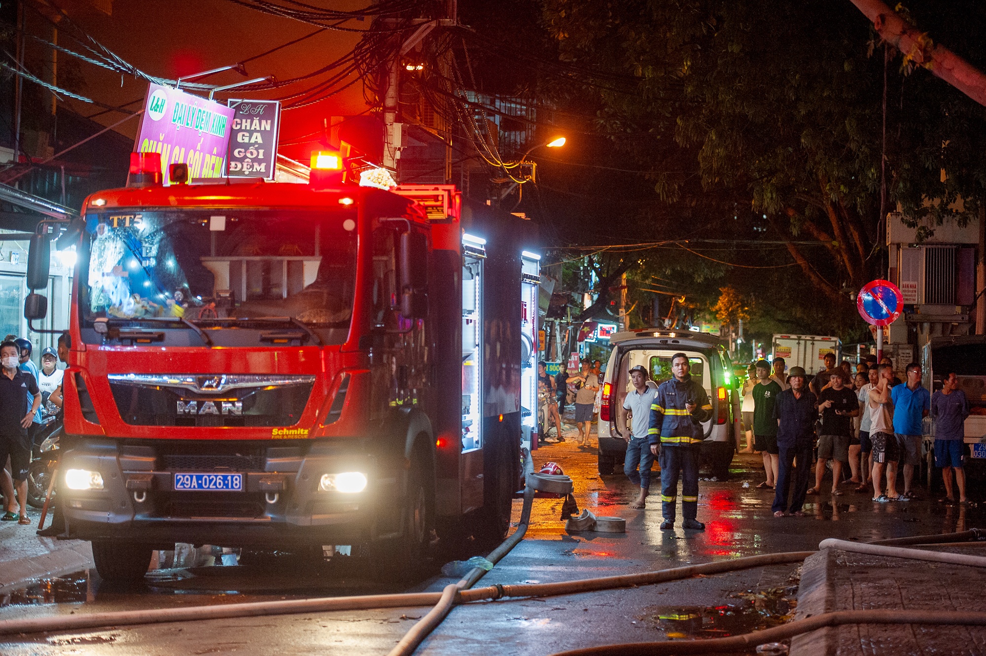 Chay nha o Ha Noi anh 3