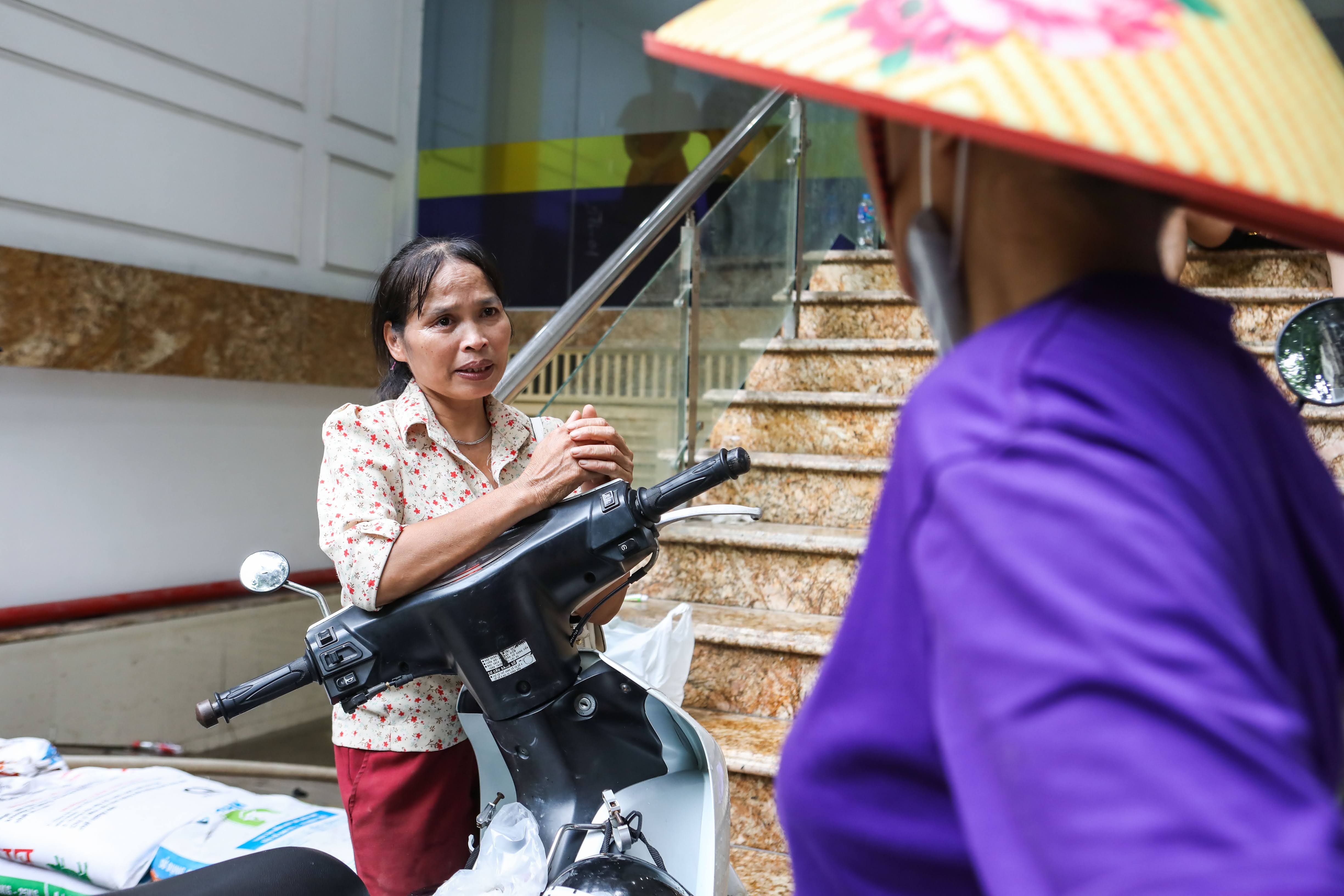 Mưa ngập Hà Nội ảnh 12 Mua ngap Ha Noi anh 12