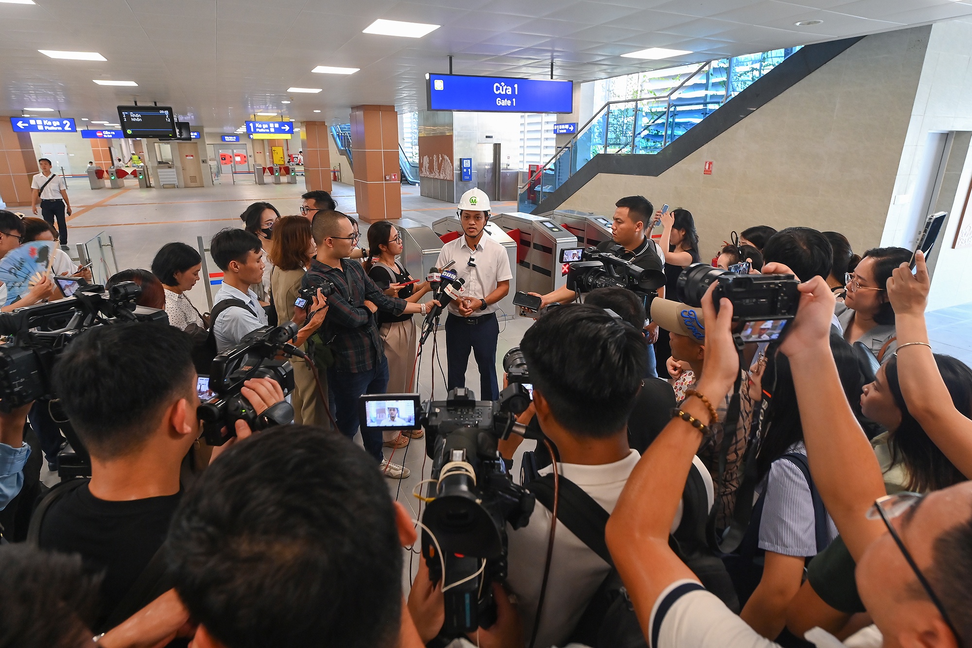 Tau Metro Ha Noi anh 15