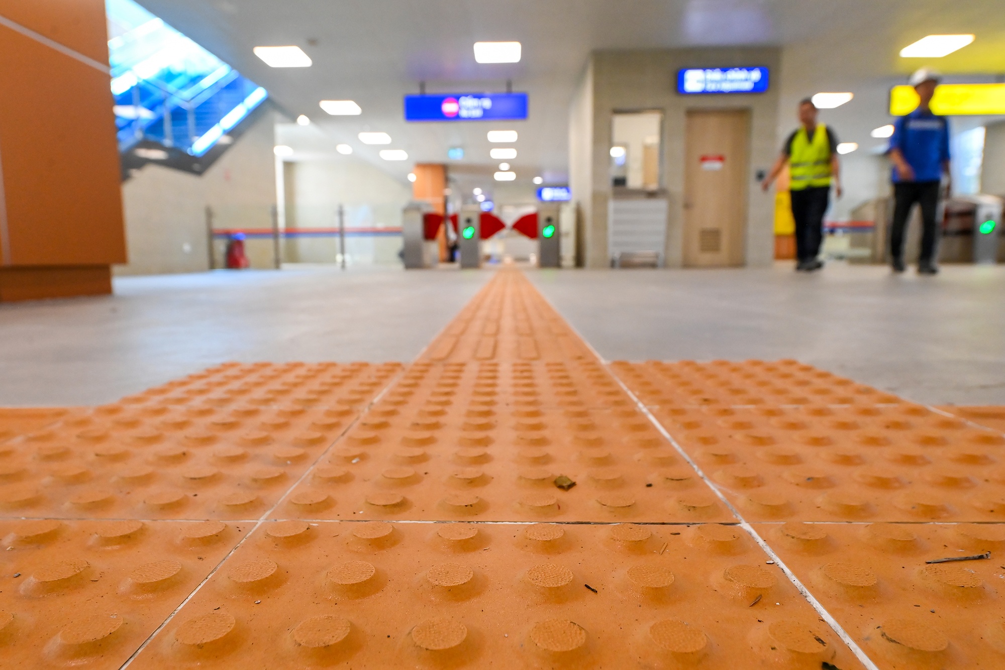 Tau Metro Ha Noi anh 7