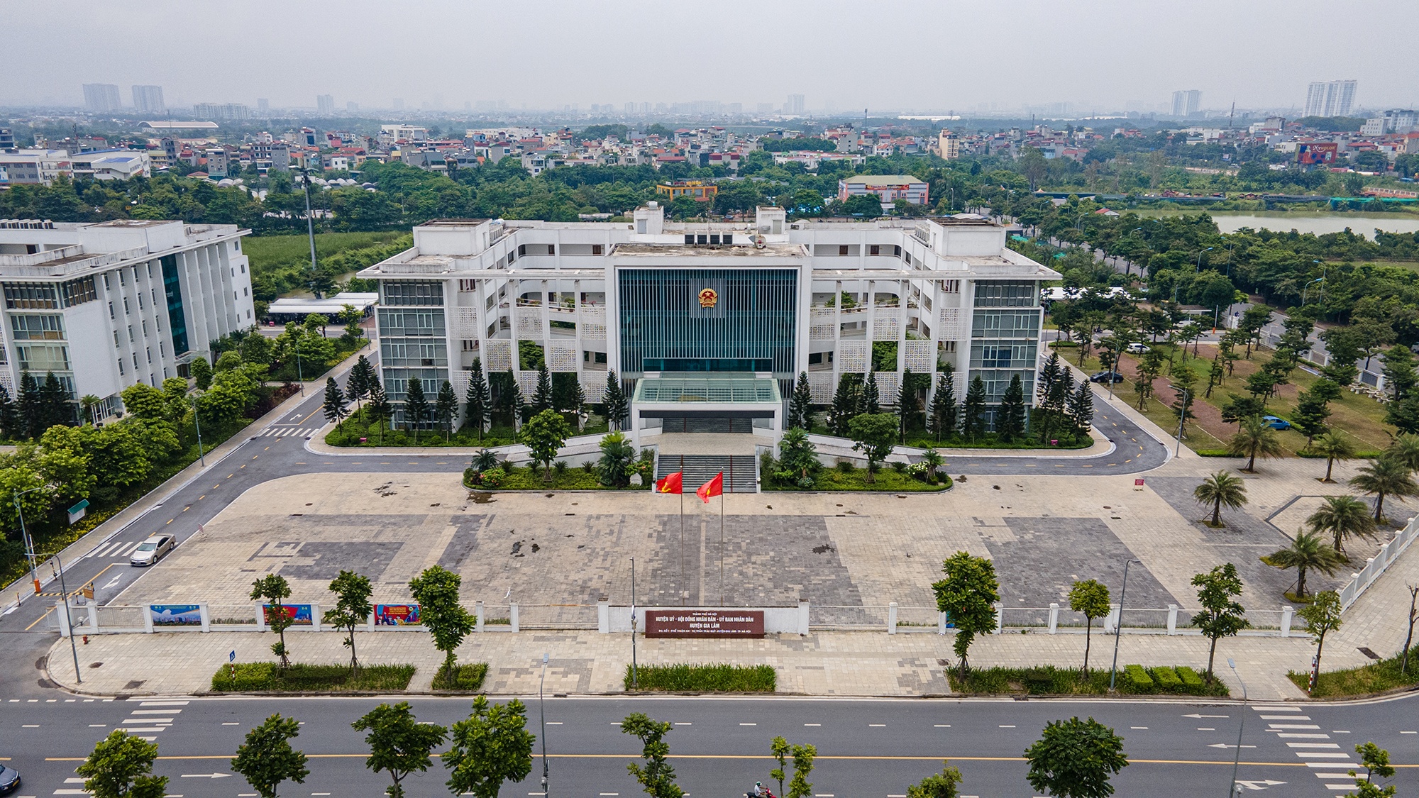 Huyen Gia Lam len quan anh 19