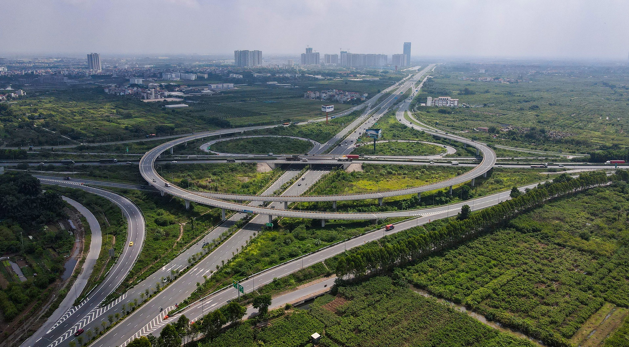 Huyen Gia Lam len quan anh 5