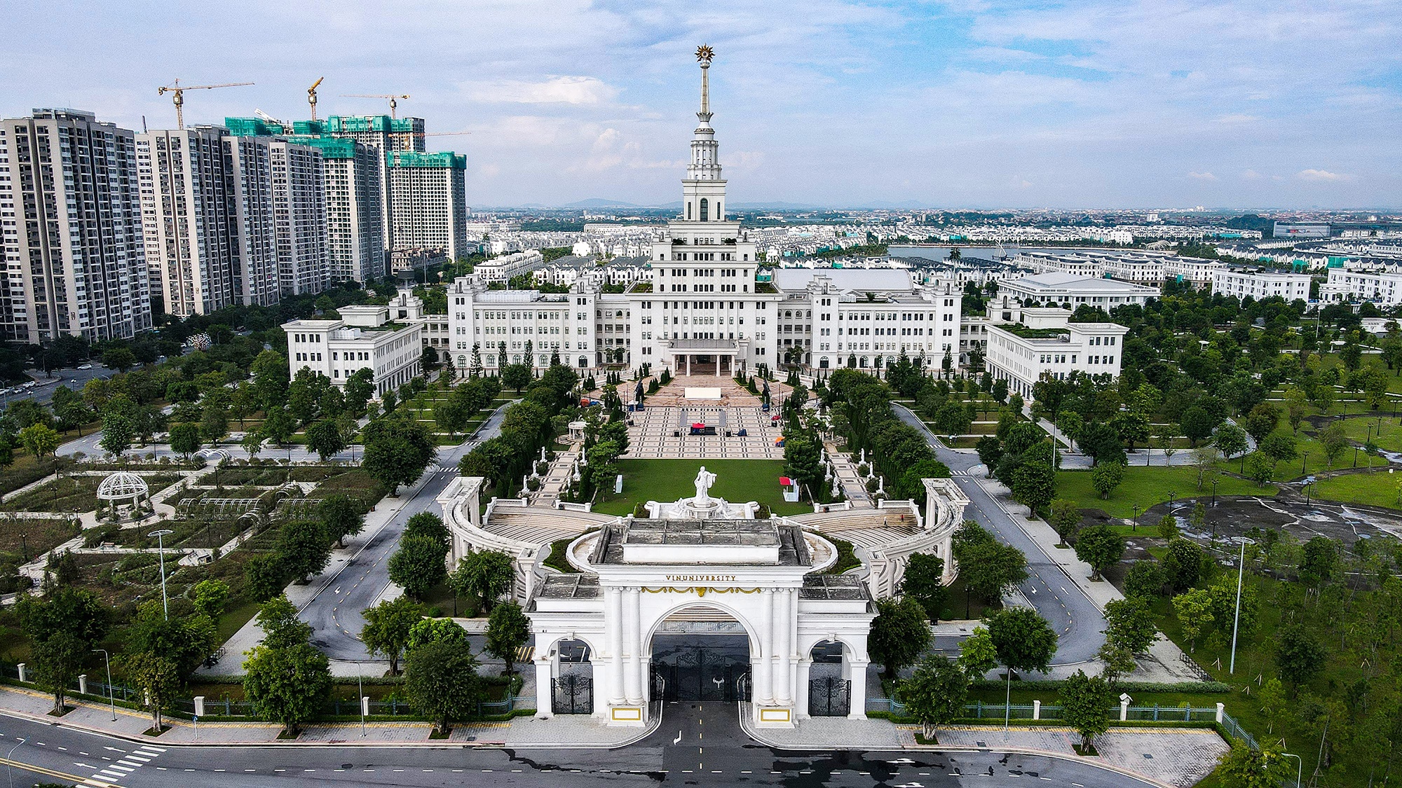 Huyen Gia Lam len quan anh 8