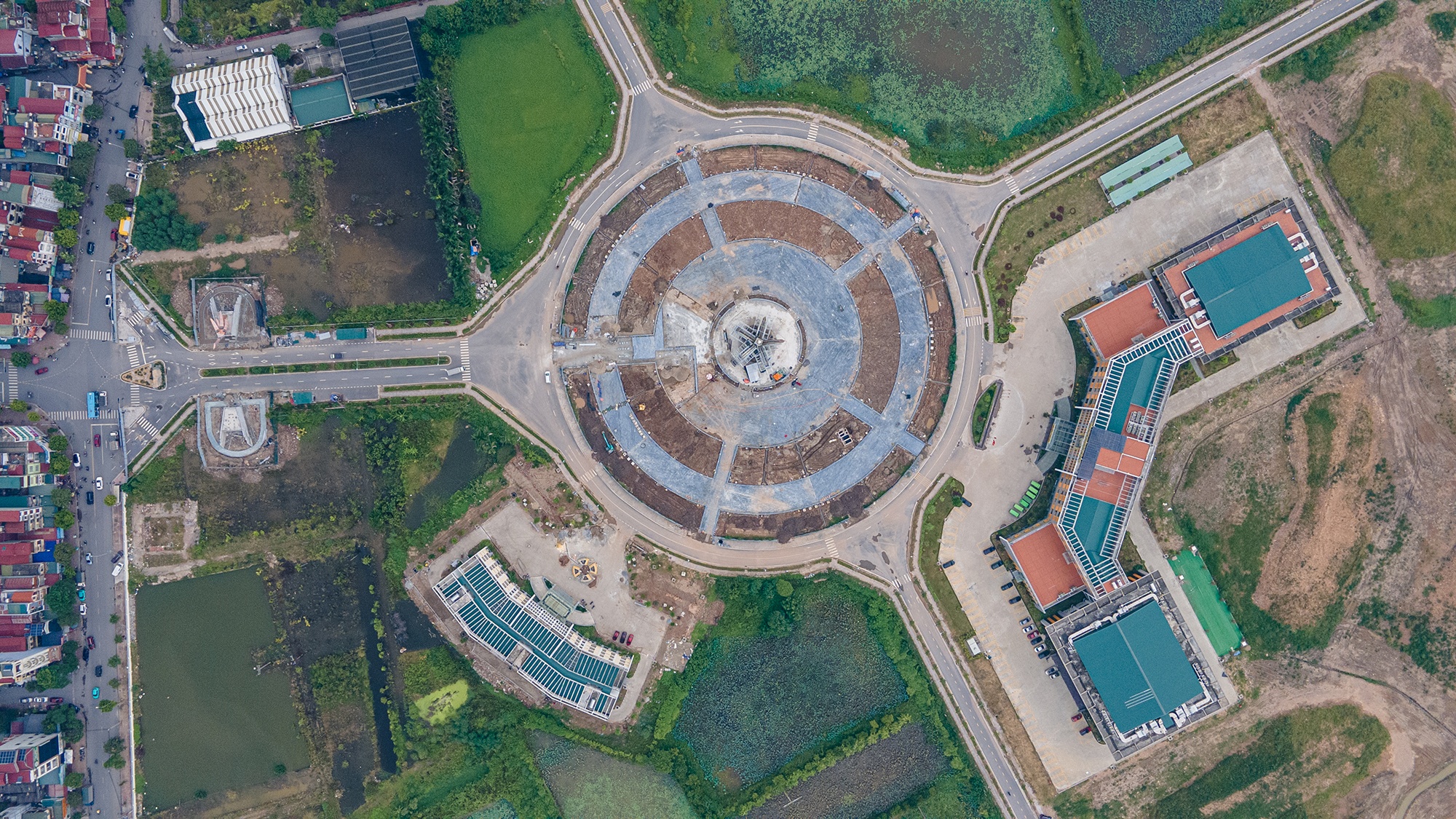 Huyen Gia Lam len quan anh 9