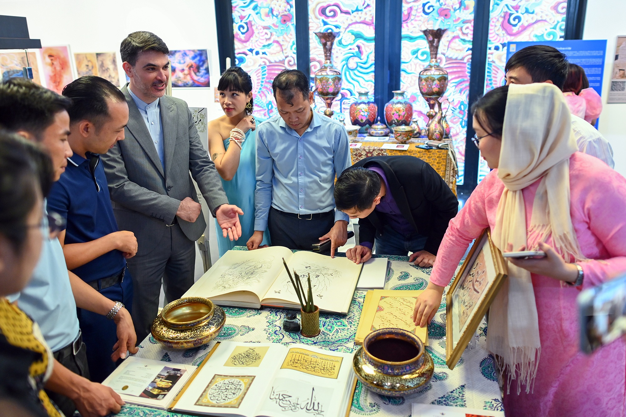 Trien lam sac mau Iran,  nghin le mot dem,  bao tang Ha Noi,  trien lam nghe thuat anh 23