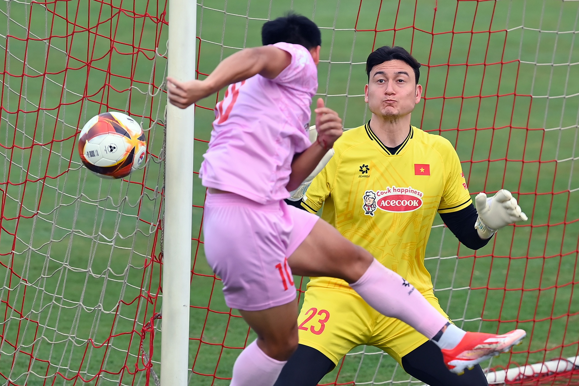 Doi tuyen bong da nam anh 8