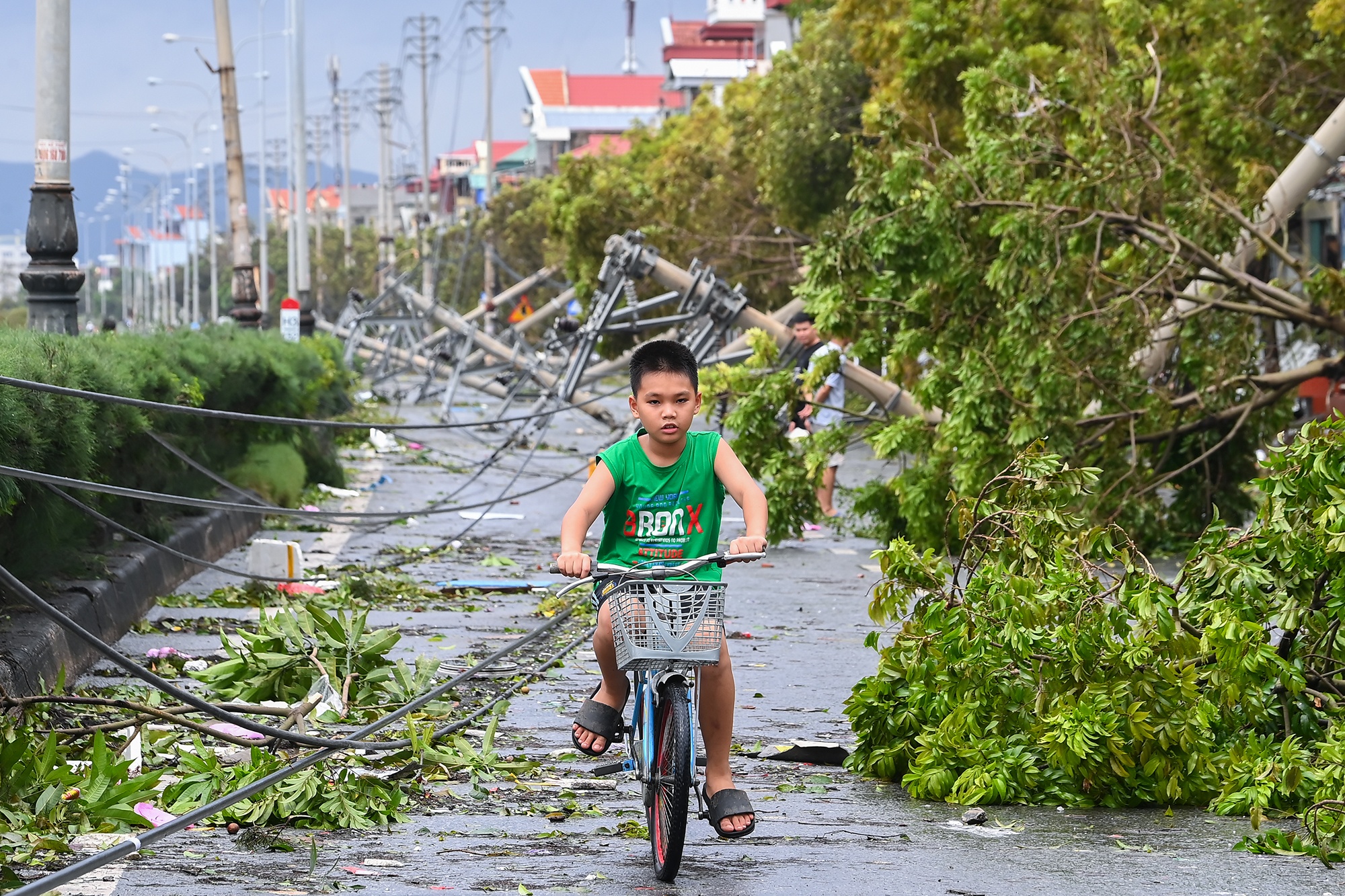 Hang trieu hoc sinh tiep tuc nghi hoc sau bao Yagi hinh anh