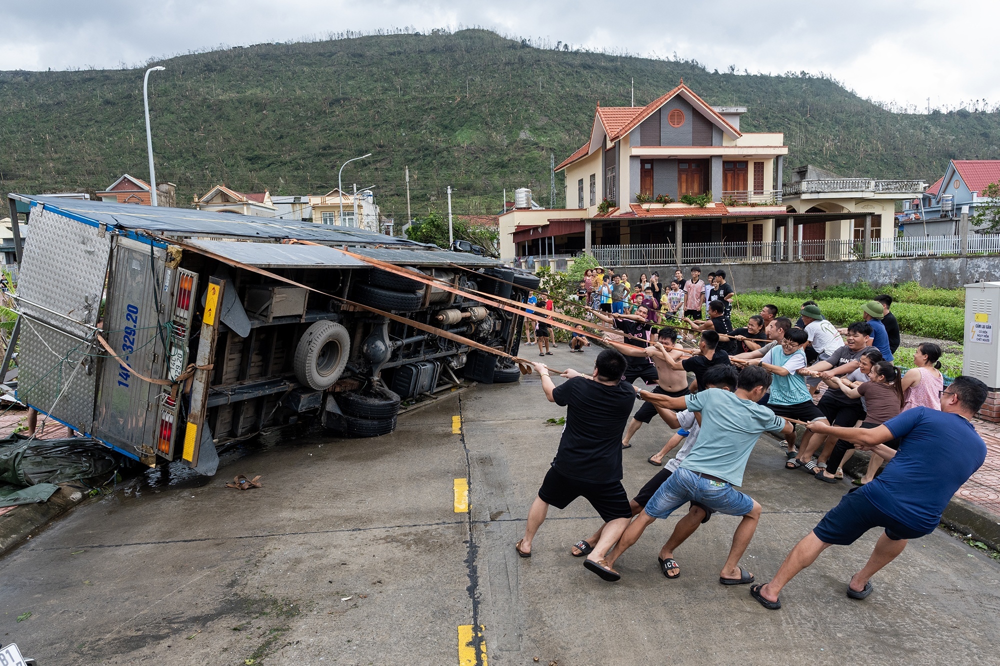 Canh tuong chua tung co do hau qua cua bao so 3 o Cam Pha hinh anh