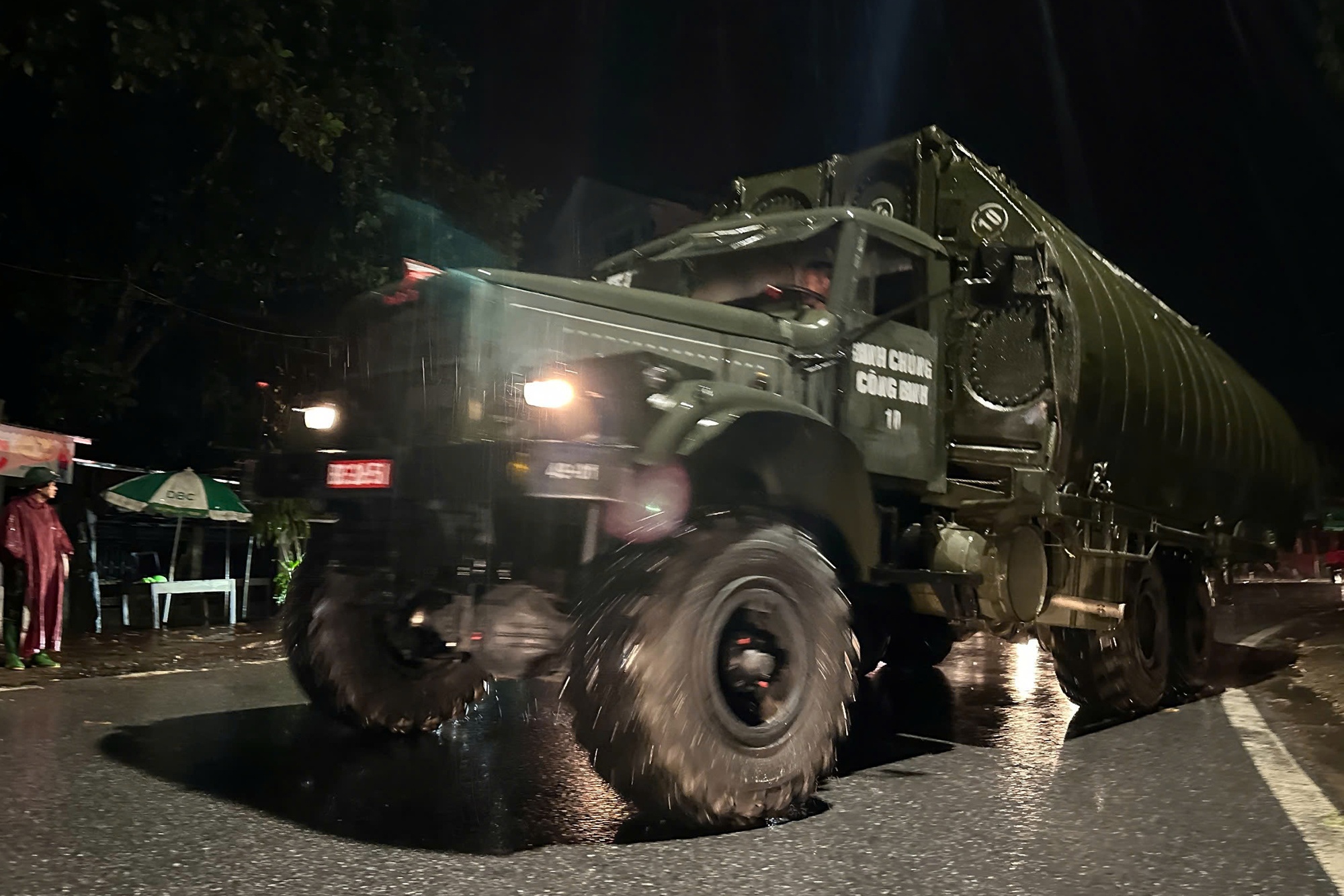 Sap cau Phong Chau anh 2