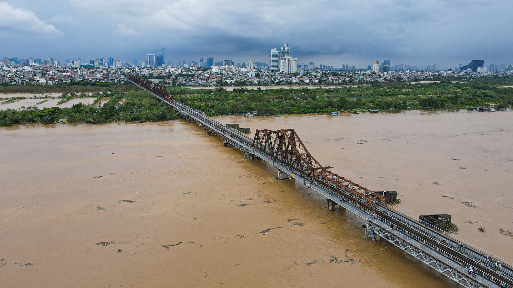 Nuoc song Hong dang cao anh 13